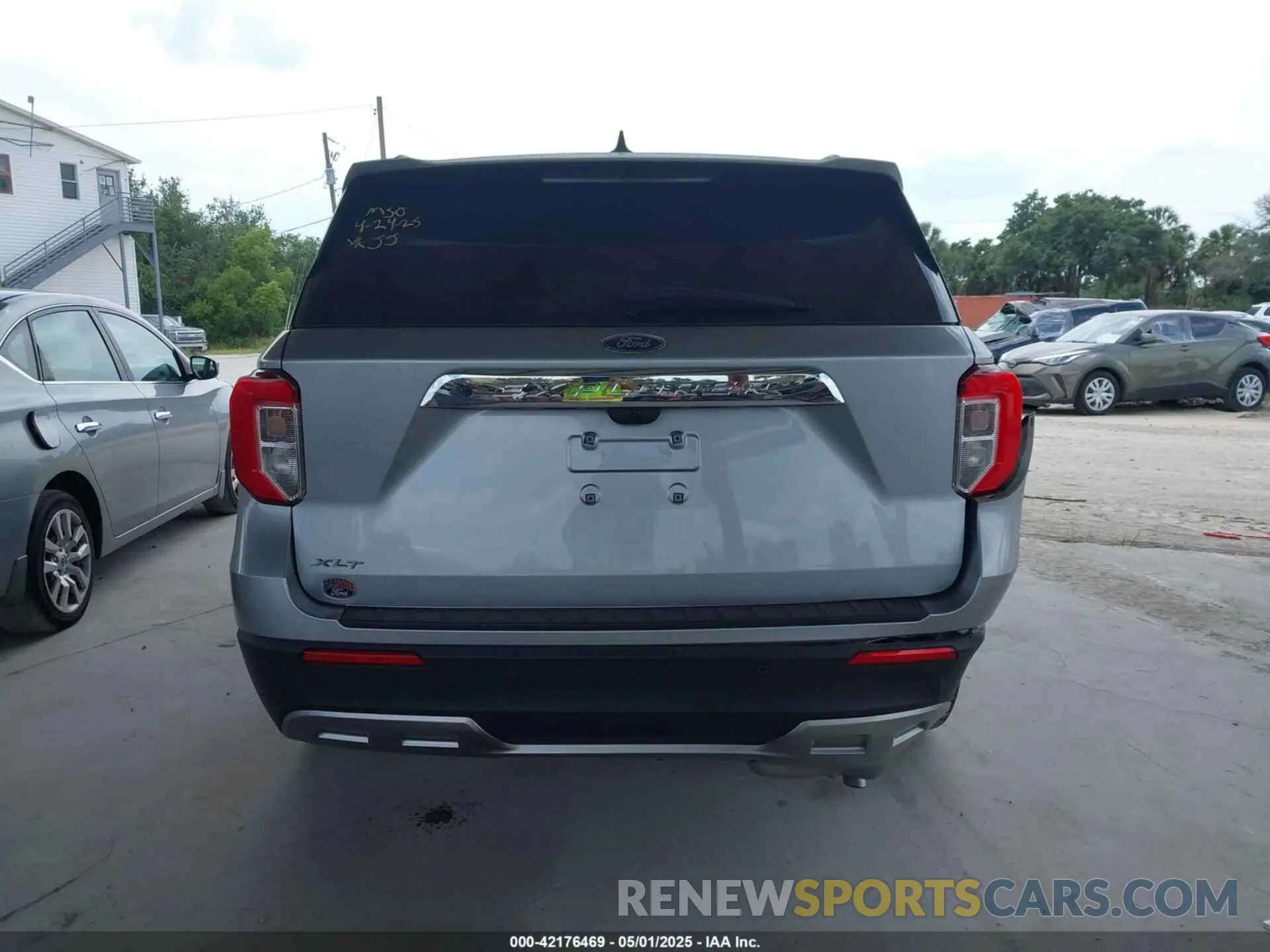 17 Photograph of a damaged car 1FMSK7DH5PGB69004 FORD EXPLORER 2023