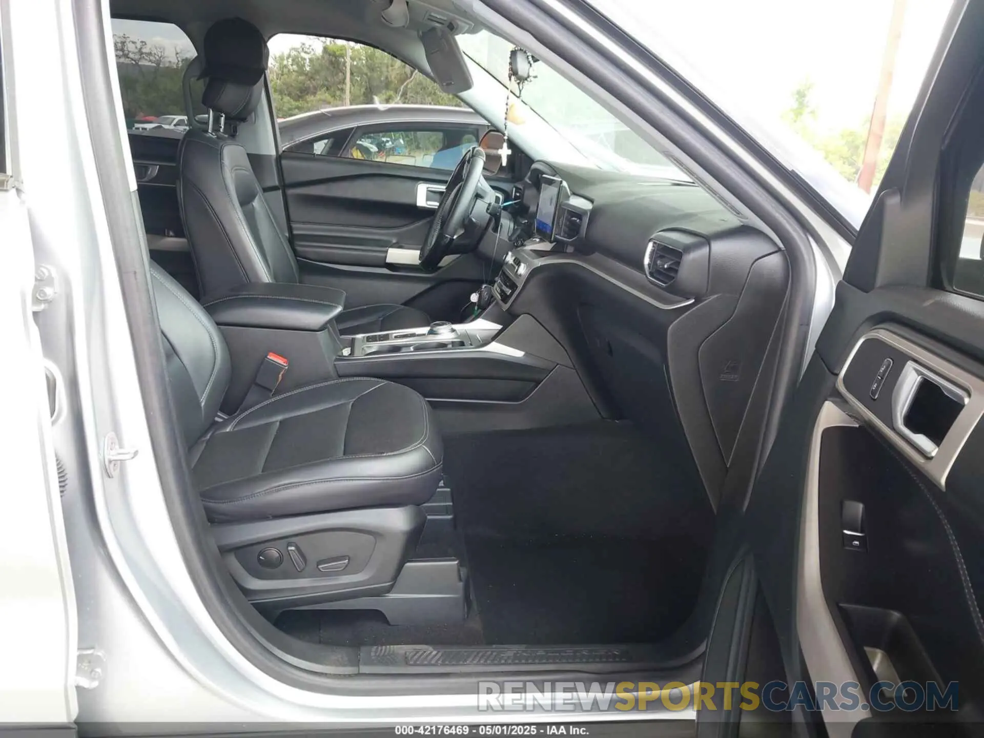 5 Photograph of a damaged car 1FMSK7DH5PGB69004 FORD EXPLORER 2023
