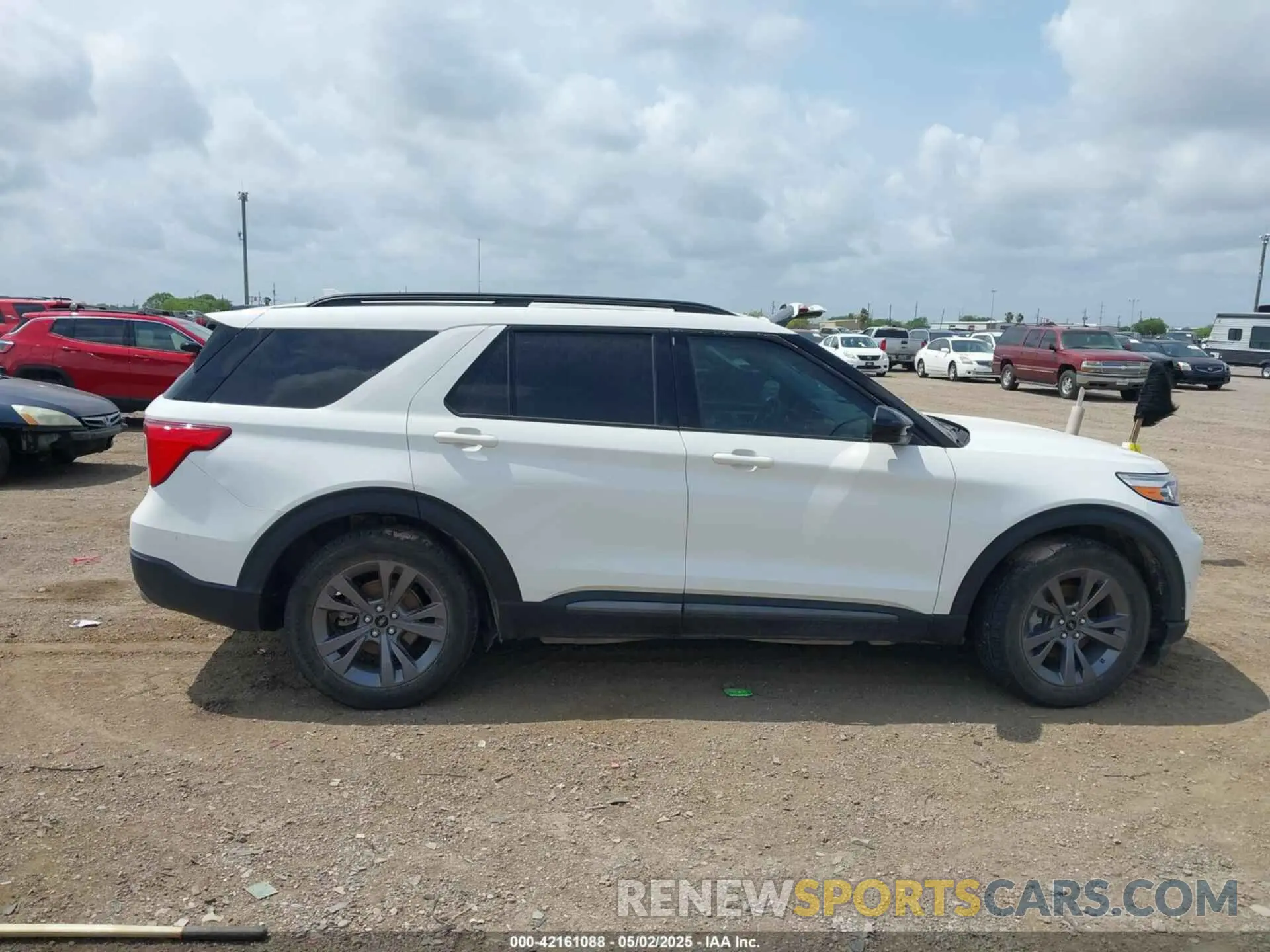 13 Photograph of a damaged car 1FMSK7DHXPGA50879 FORD EXPLORER 2023