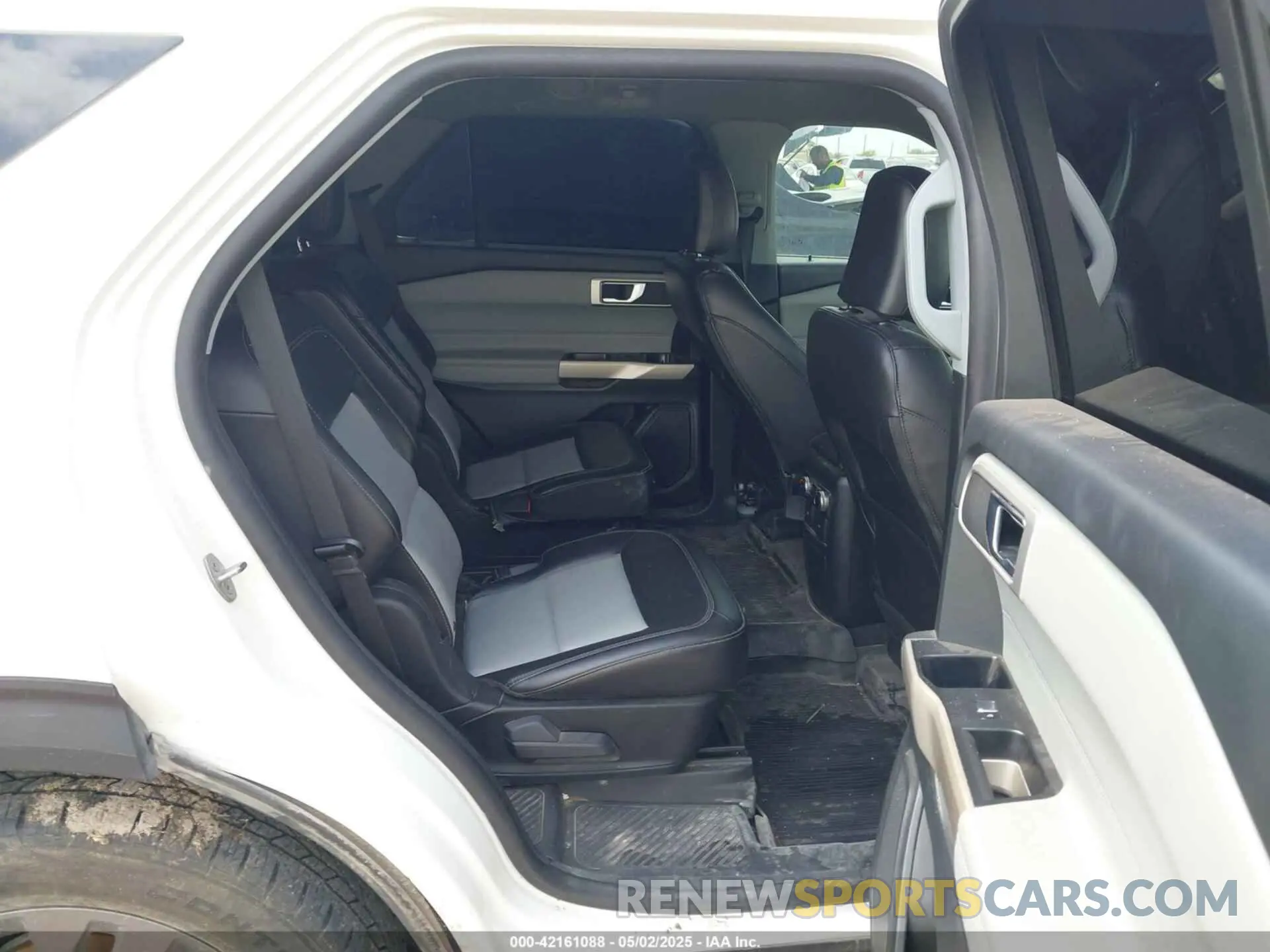 8 Photograph of a damaged car 1FMSK7DHXPGA50879 FORD EXPLORER 2023