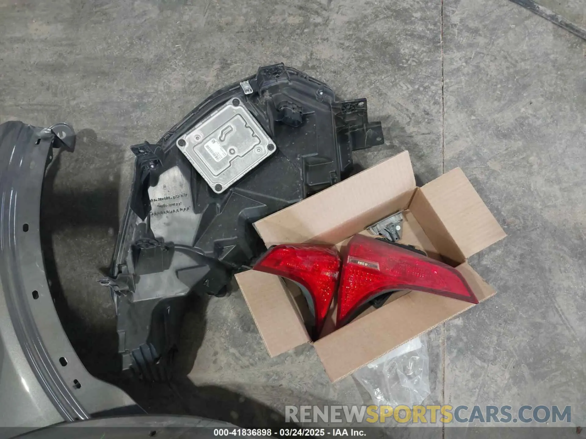 18 Photograph of a damaged car 1FMSK8DH4PGB32936 FORD EXPLORER 2023