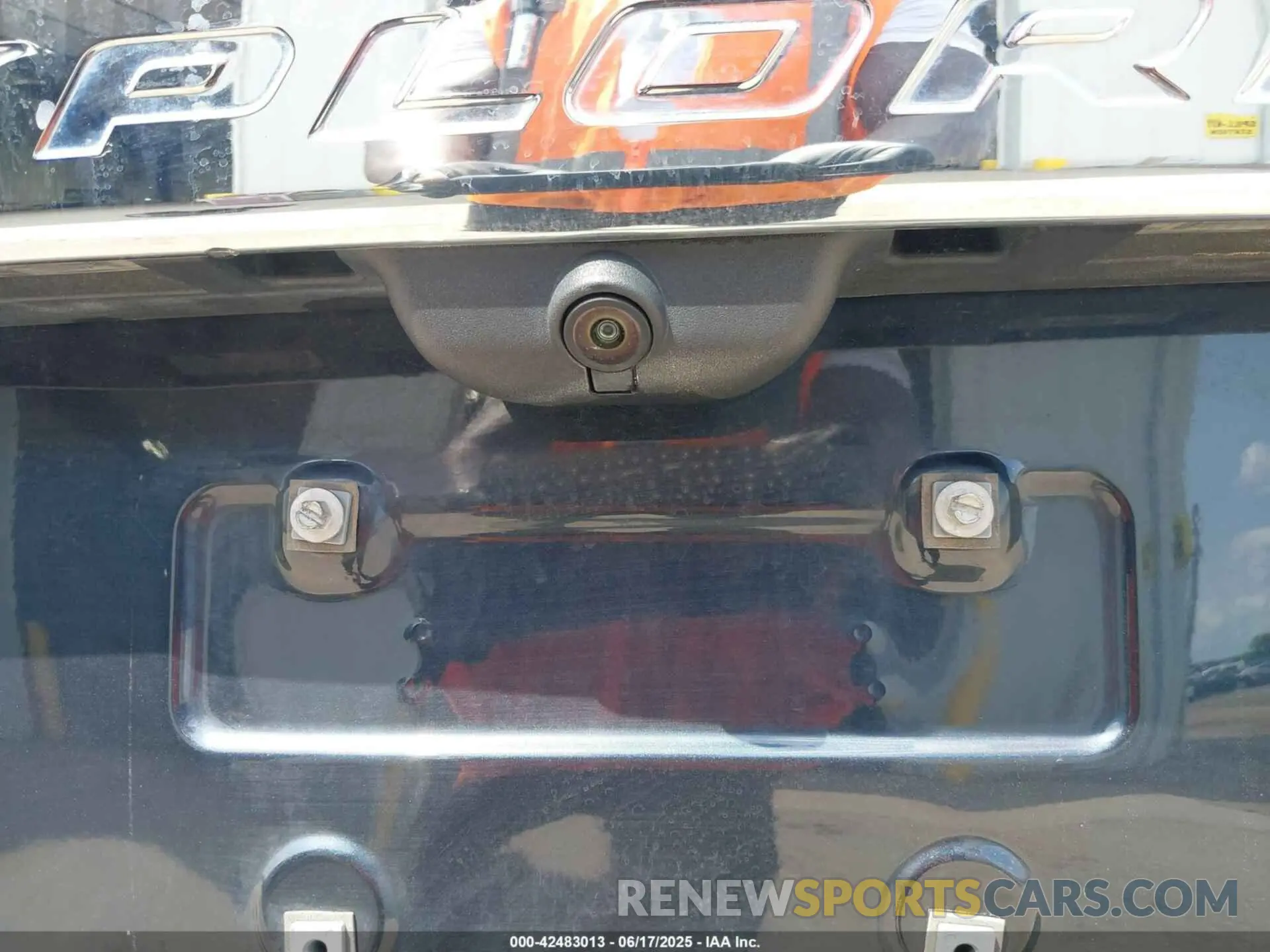 18 Photograph of a damaged car 1FMSK8FH4PGC07325 FORD EXPLORER 2023
