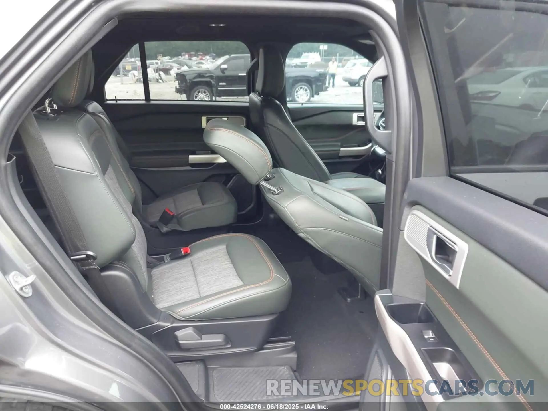 8 Photograph of a damaged car 1FMSK8JHXPGB04370 FORD EXPLORER 2023