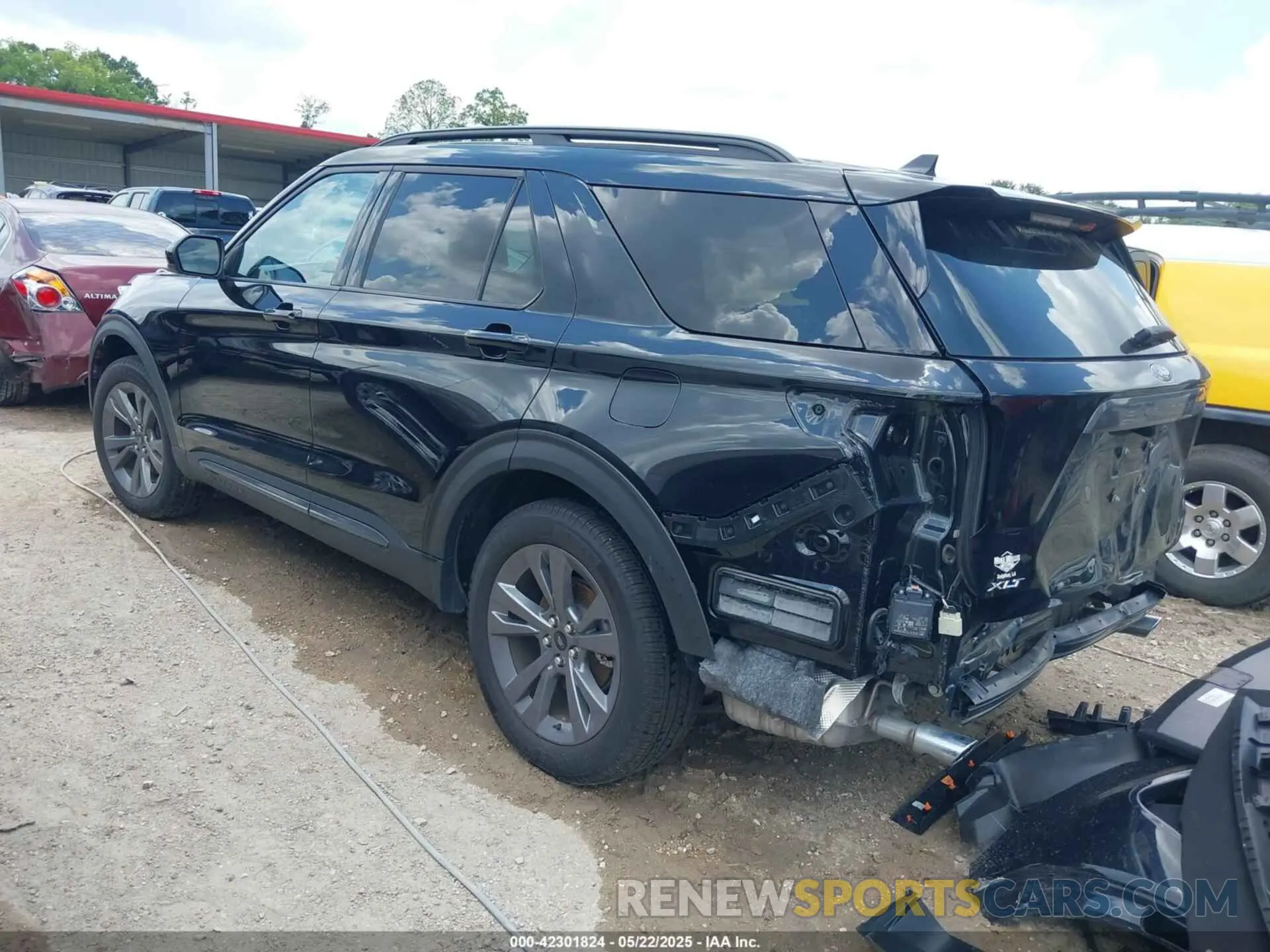 3 Photograph of a damaged car 1FMSK7DH0RGA13584 FORD EXPLORER 2024