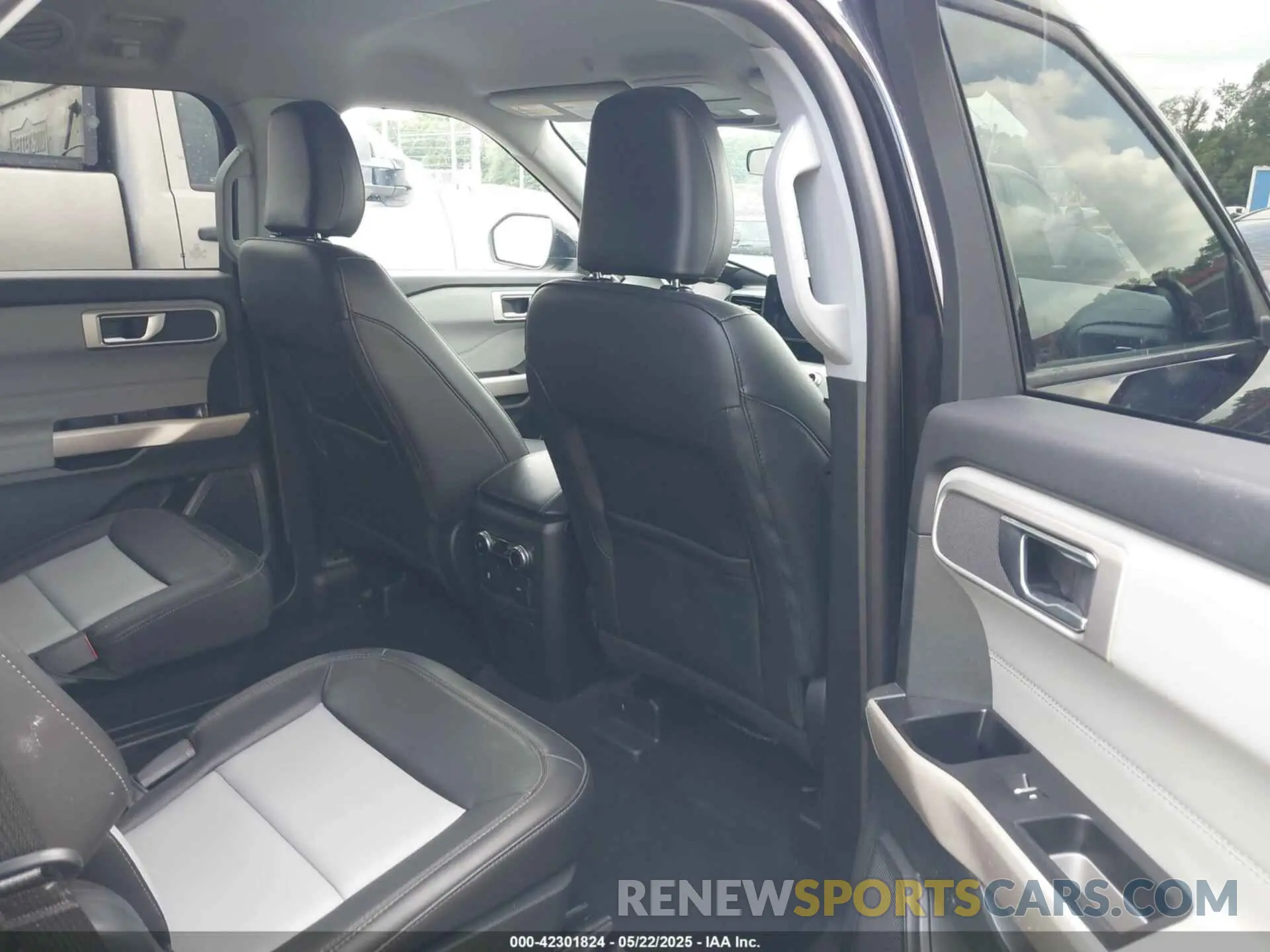 8 Photograph of a damaged car 1FMSK7DH0RGA13584 FORD EXPLORER 2024