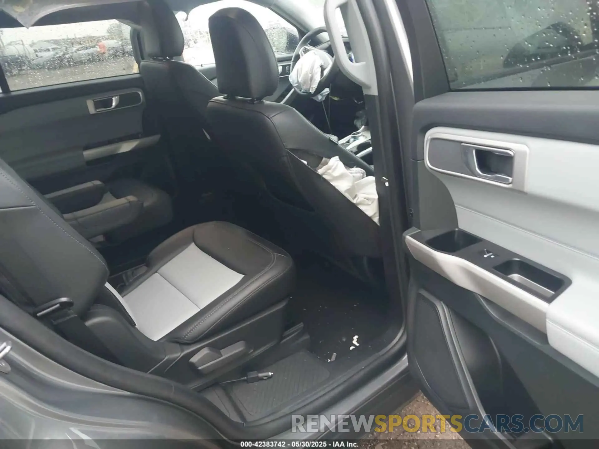 8 Photograph of a damaged car 1FMSK8DH0RGA44615 FORD EXPLORER 2024