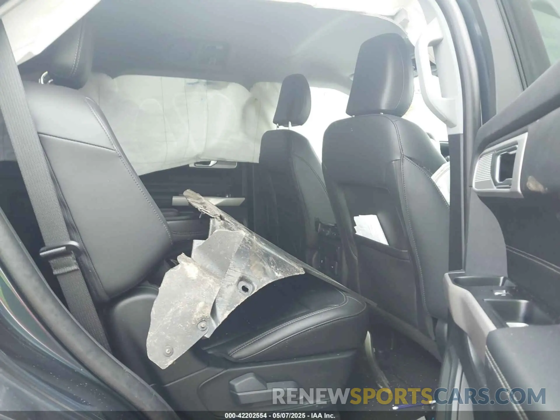 8 Photograph of a damaged car 1FMSK8DH7RGA60729 FORD EXPLORER 2024