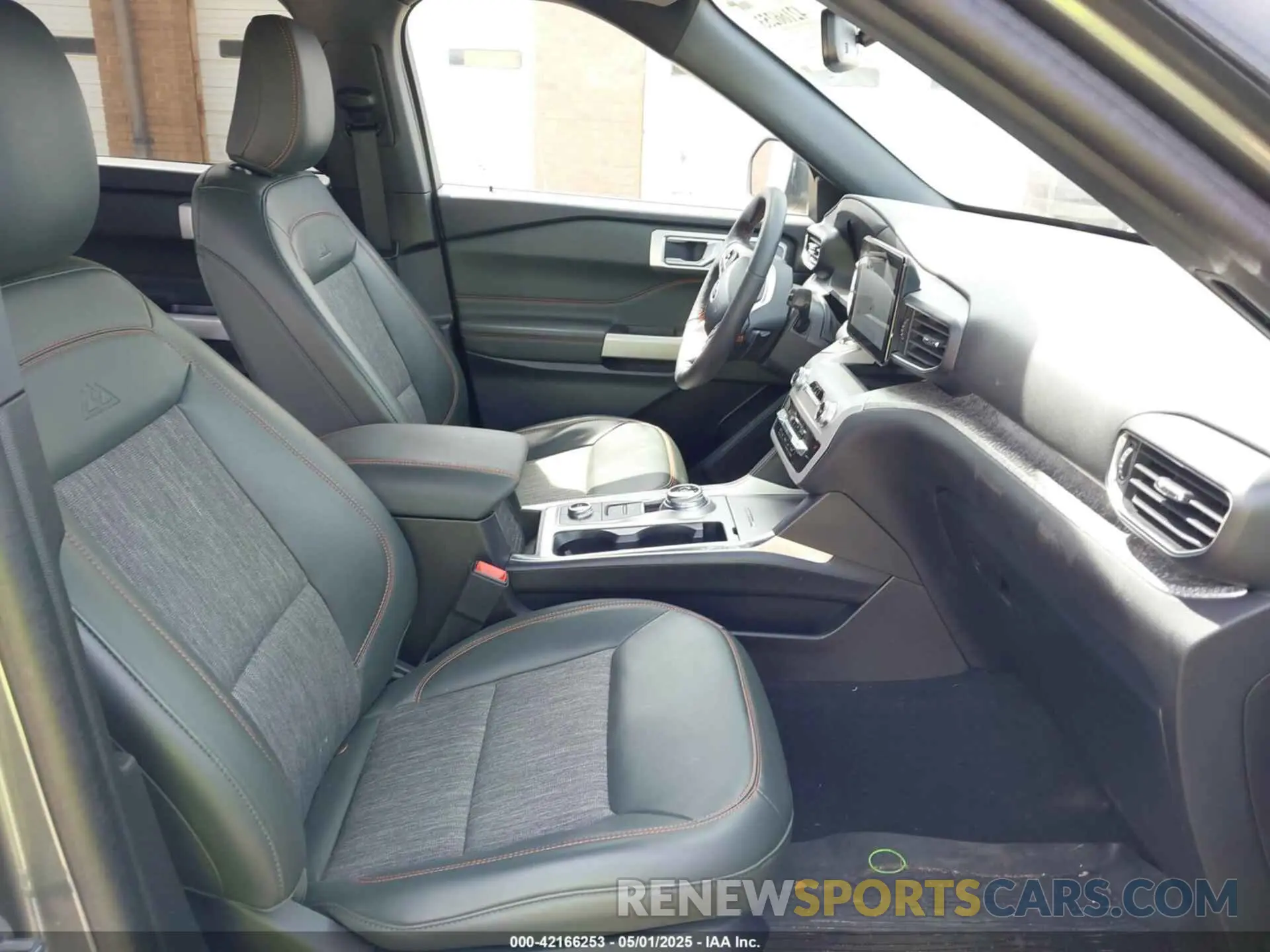 5 Photograph of a damaged car 1FMSK8JH8RGA71792 FORD EXPLORER 2024