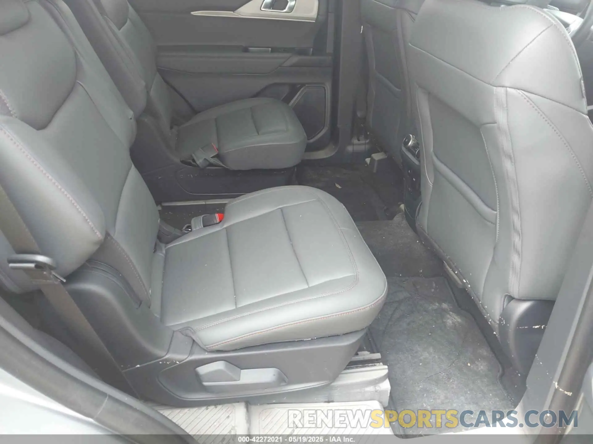 8 Photograph of a damaged car 1FMUK7DH3SGA36727 FORD EXPLORER 2025