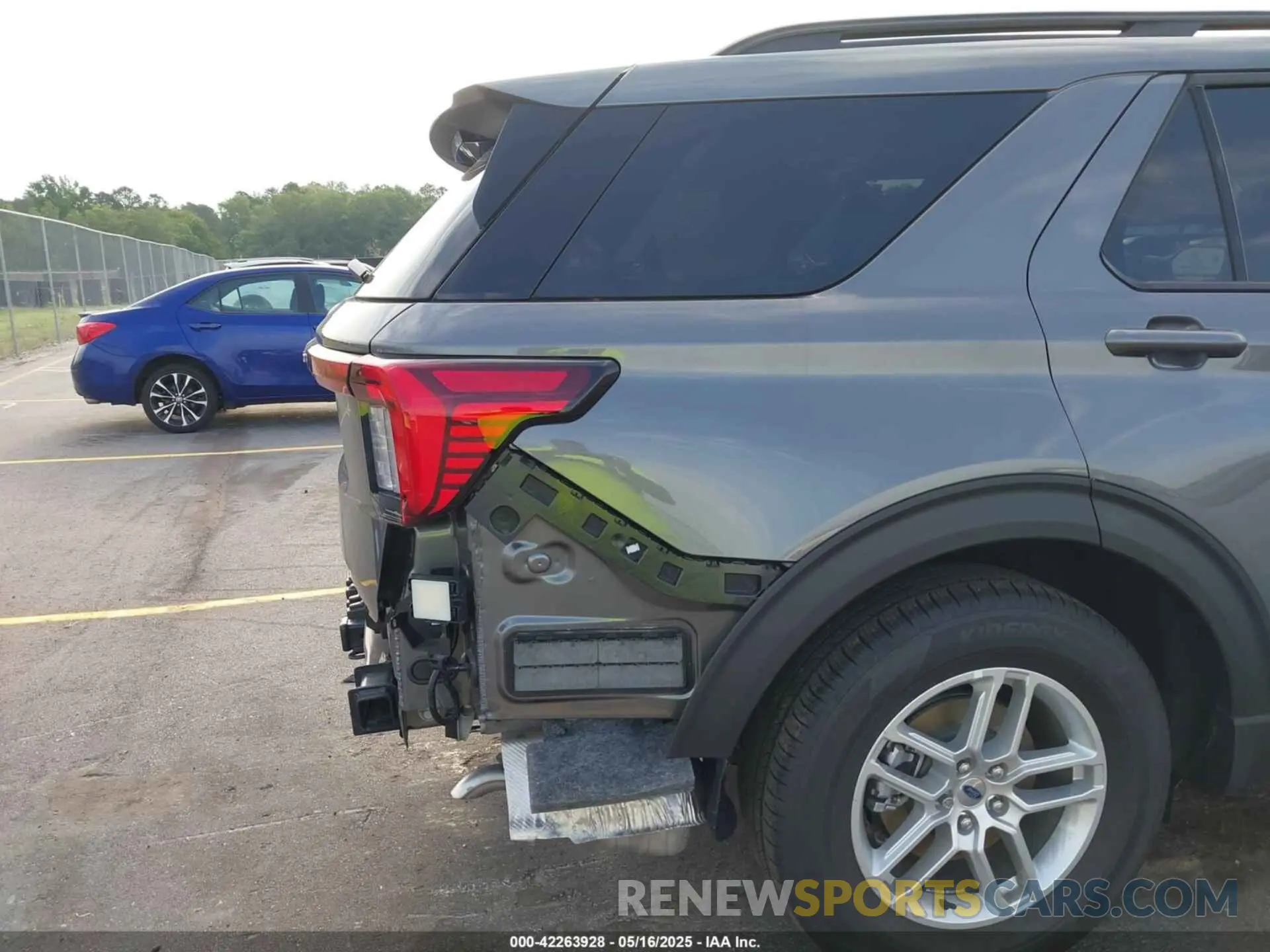 18 Photograph of a damaged car 1FMUK7DH4SGA37188 FORD EXPLORER 2025