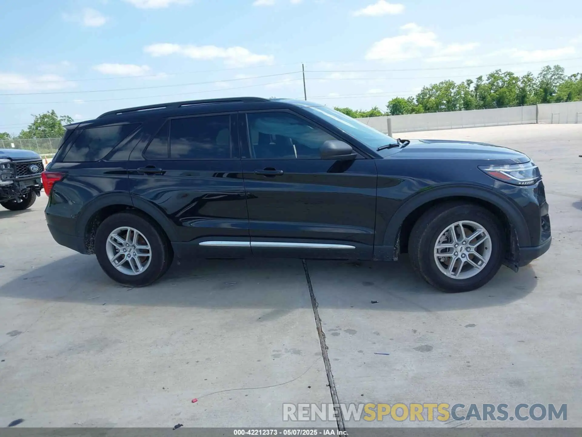 13 Photograph of a damaged car 1FMUK7DH4SGA60289 FORD EXPLORER 2025