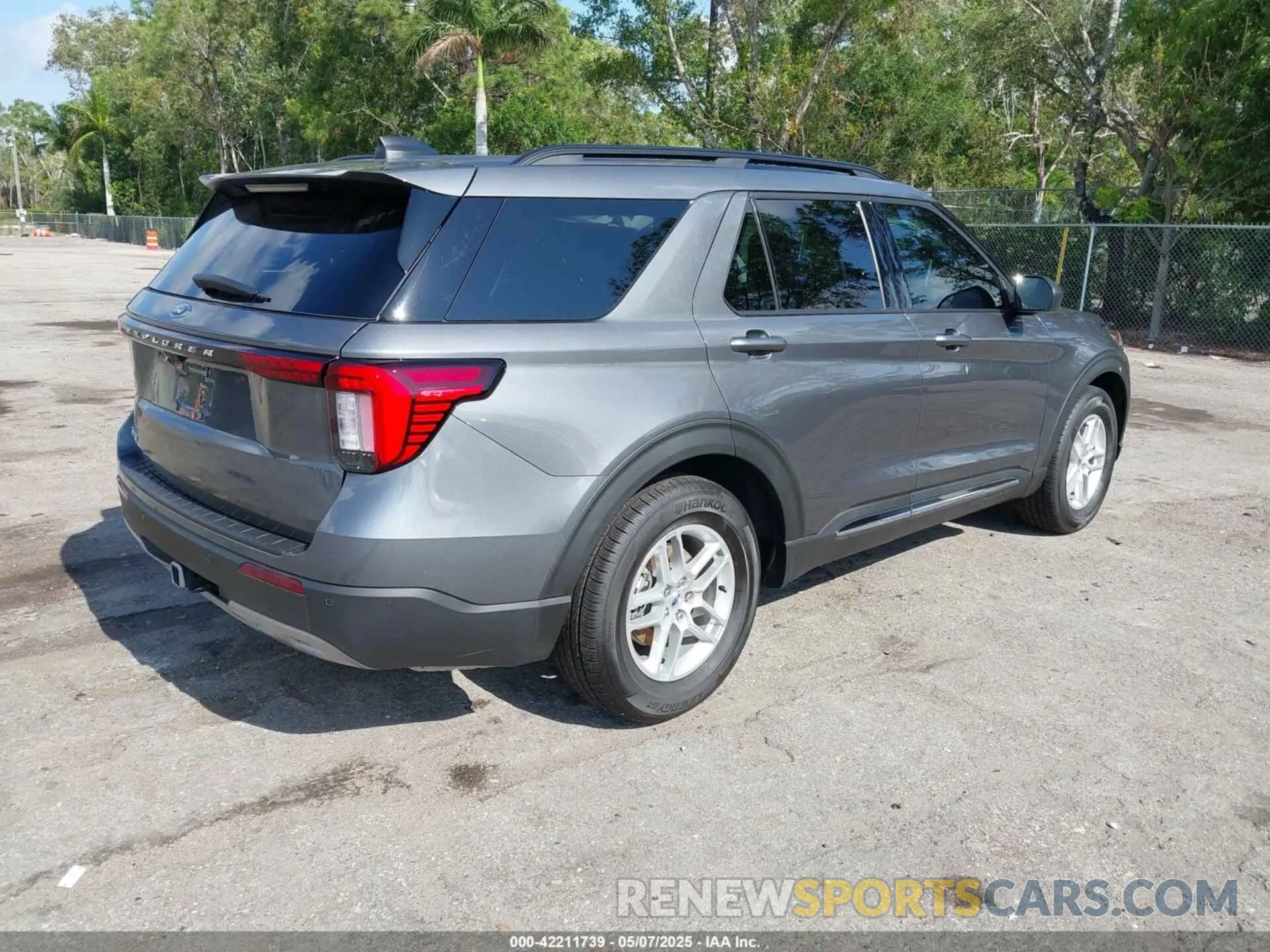 4 Photograph of a damaged car 1FMUK7DH7SGA49643 FORD EXPLORER 2025