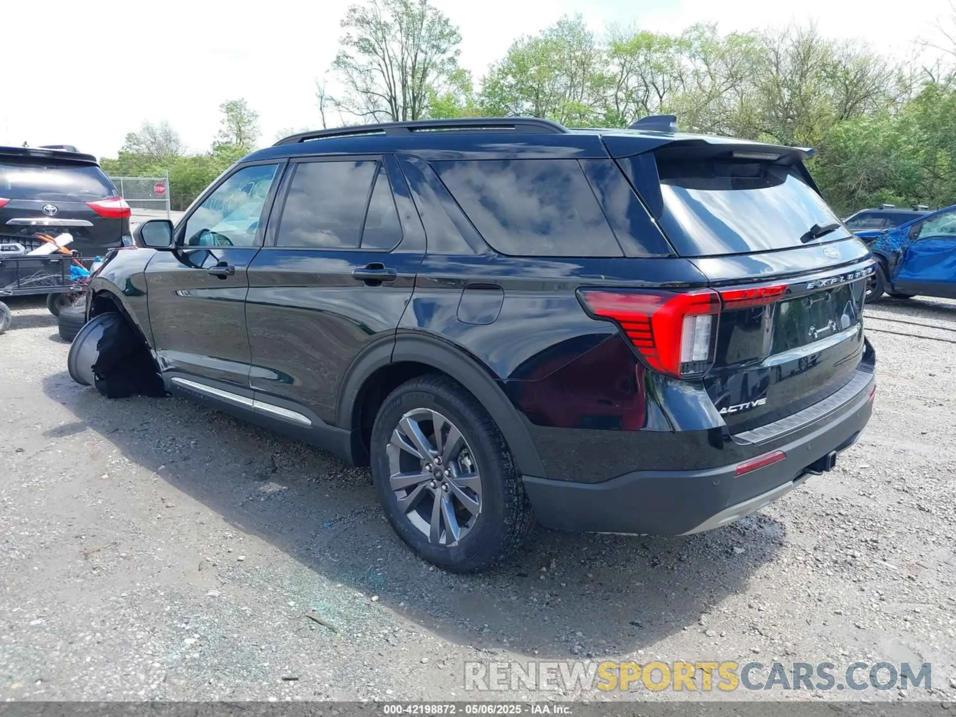 3 Photograph of a damaged car 1FMUK8DH8SGB17695 FORD EXPLORER 2025
