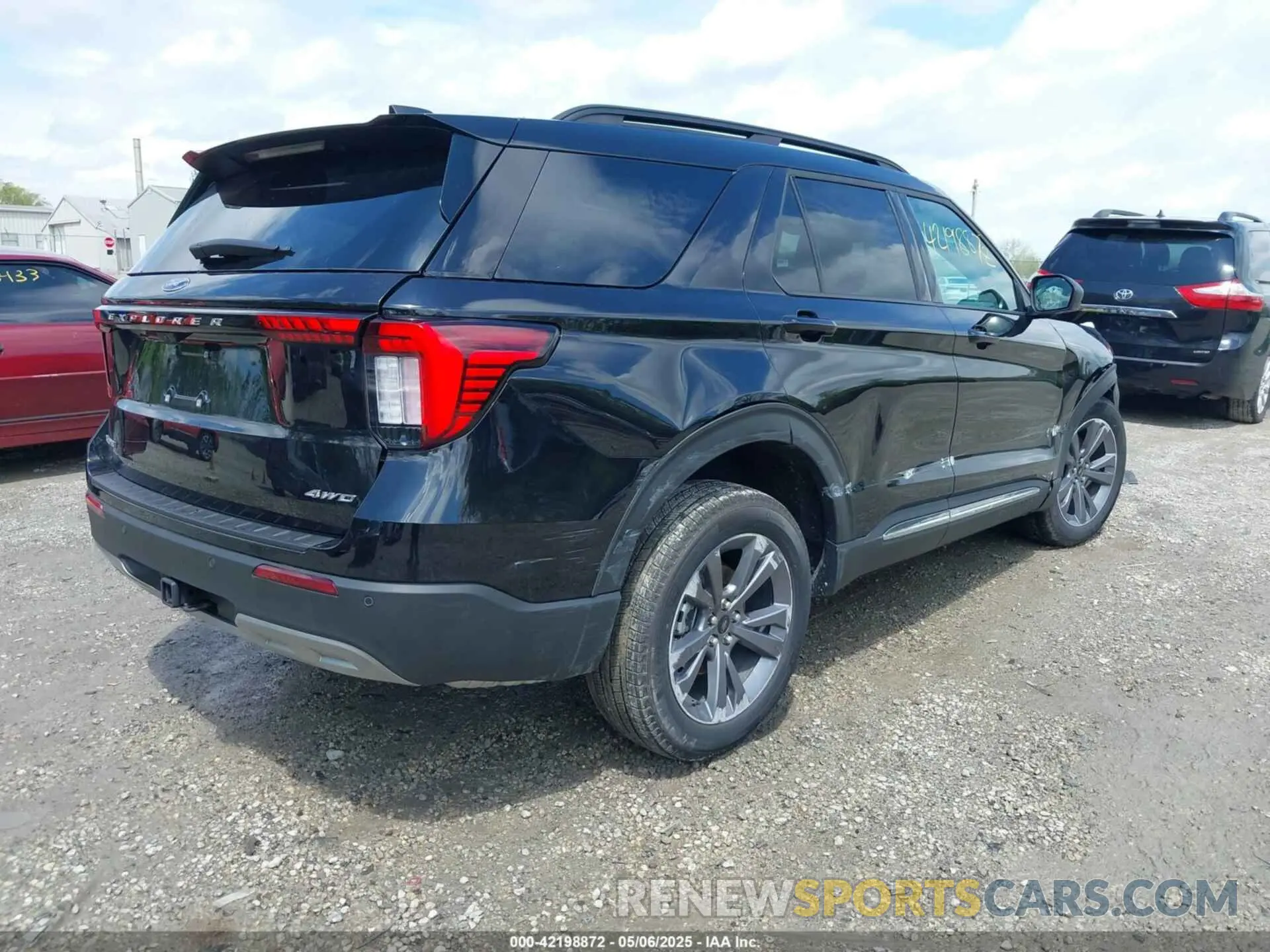 4 Photograph of a damaged car 1FMUK8DH8SGB17695 FORD EXPLORER 2025