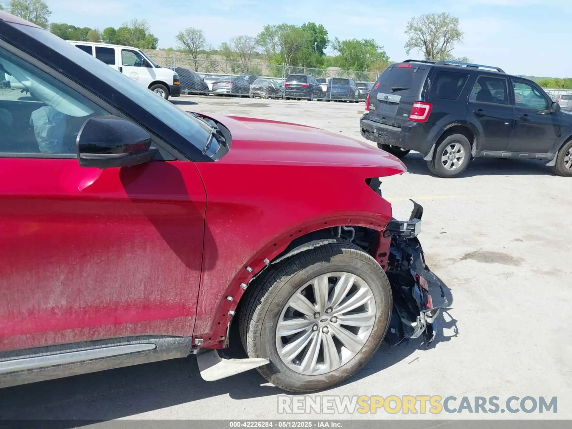 18 Photograph of a damaged car 1FMUK8HH9SGA53435 FORD EXPLORER 2025