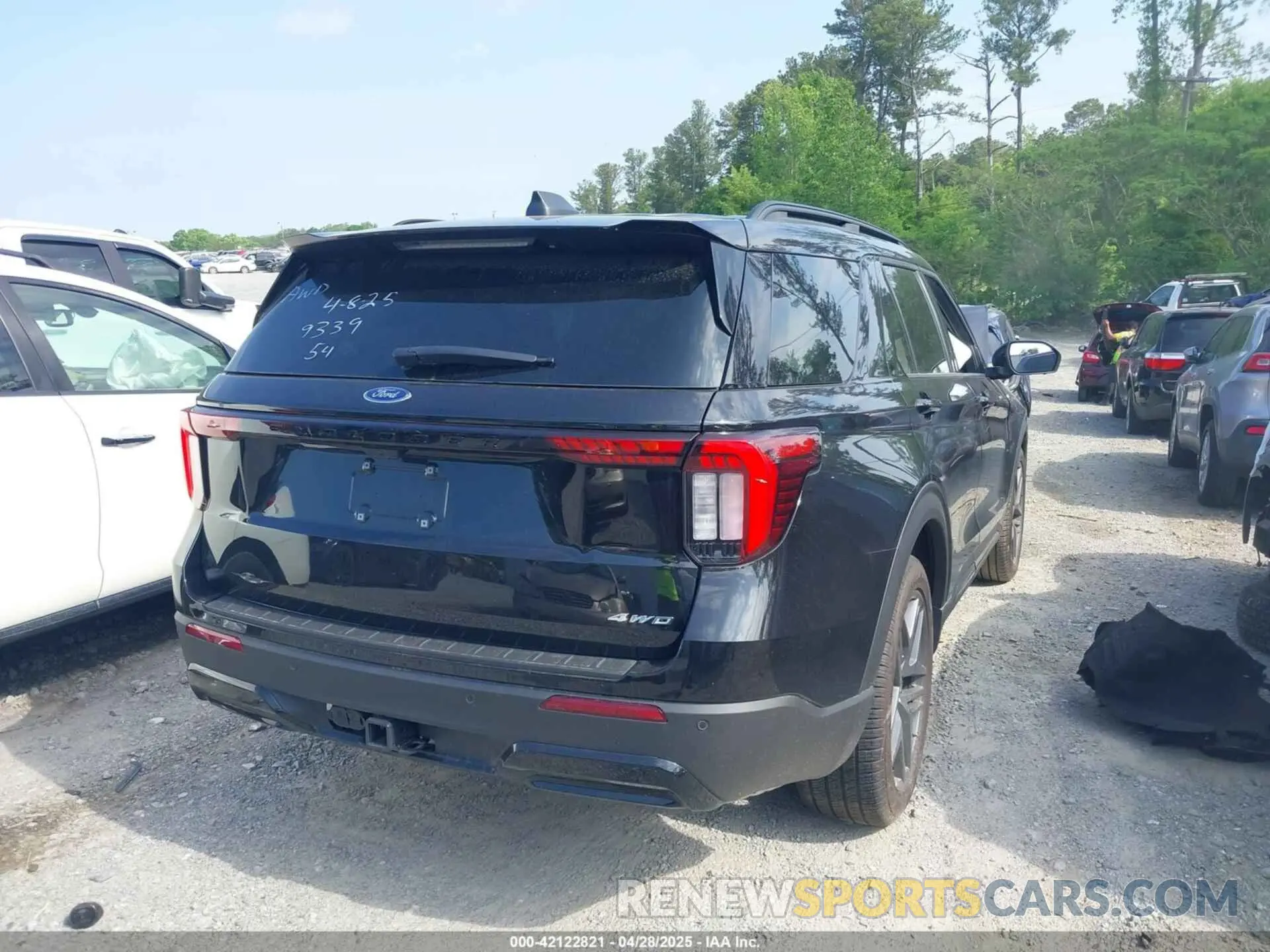 4 Photograph of a damaged car 1FMUK8KH4SGB39339 FORD EXPLORER 2025