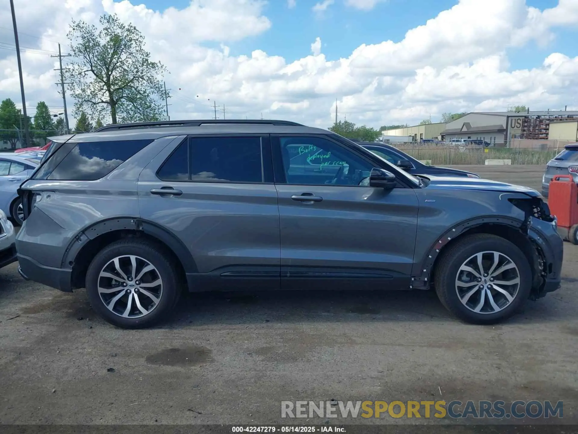 14 Photograph of a damaged car 1FMUK8KH9SGB29518 FORD EXPLORER 2025