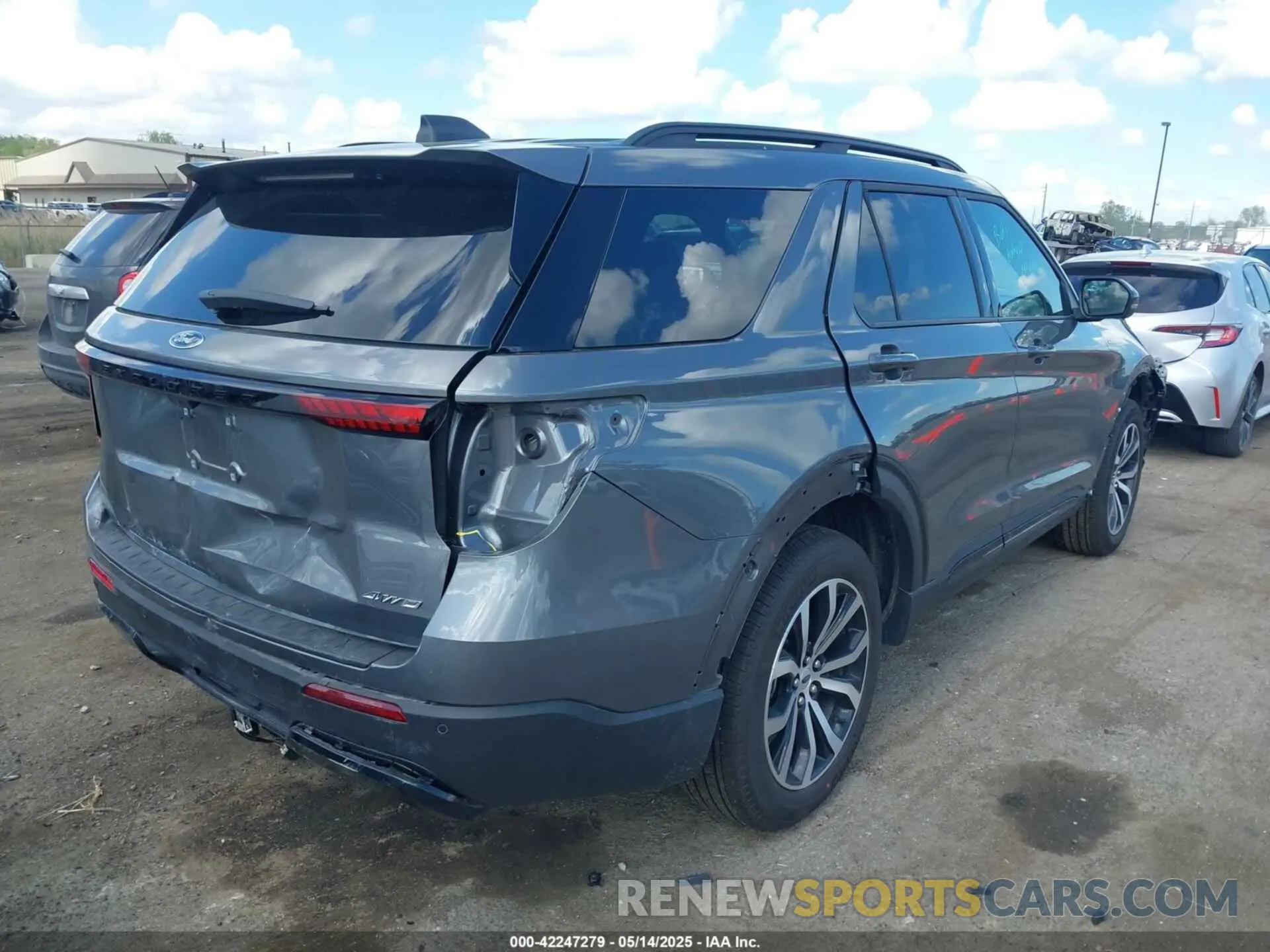 4 Photograph of a damaged car 1FMUK8KH9SGB29518 FORD EXPLORER 2025