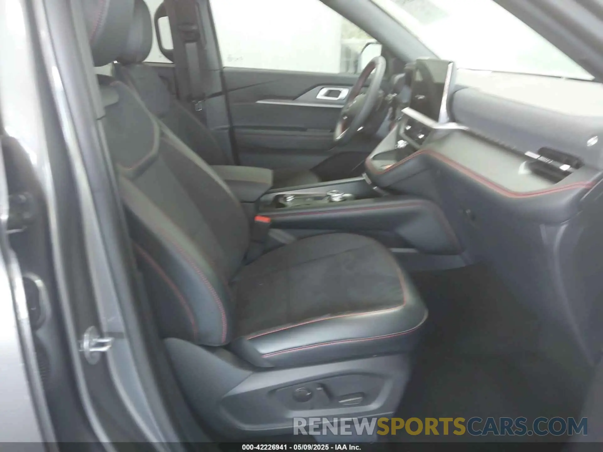 5 Photograph of a damaged car 1FMWK8GC1SGB17160 FORD EXPLORER 2025