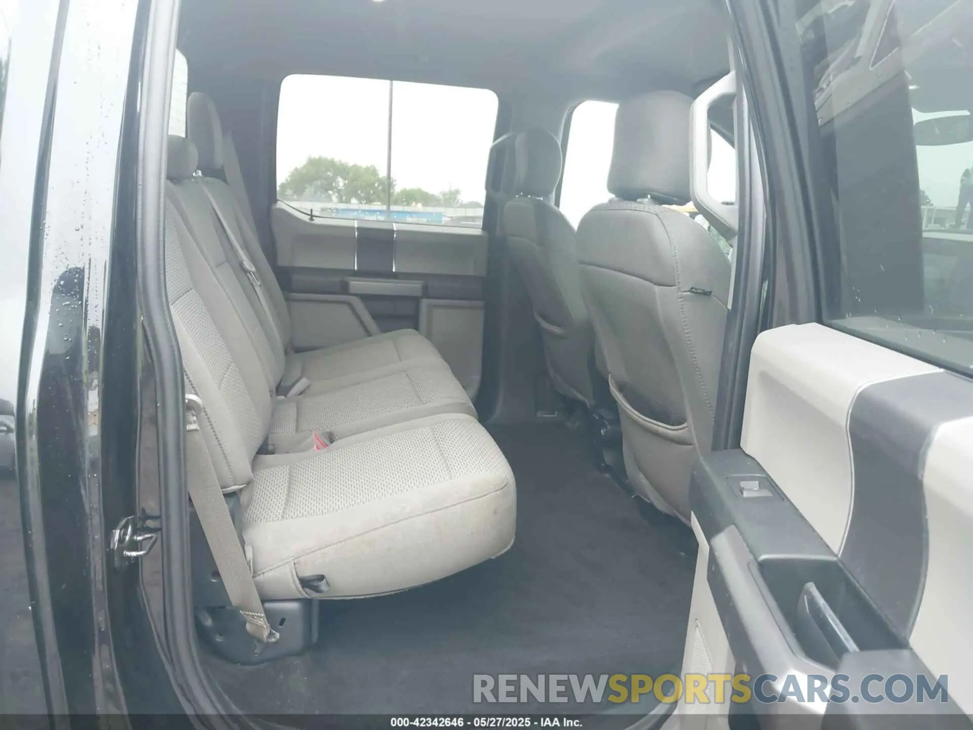 8 Photograph of a damaged car 1FTEW1C43KFC10164 FORD F-150 2019