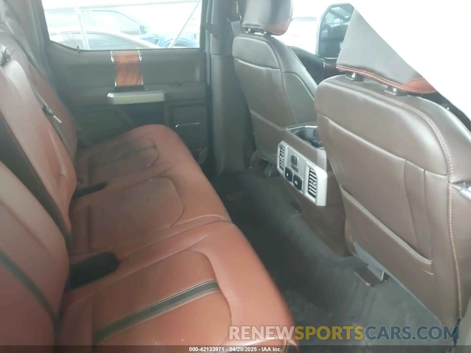 8 Photograph of a damaged car 1FTEW1C43KFC85639 FORD F-150 2019