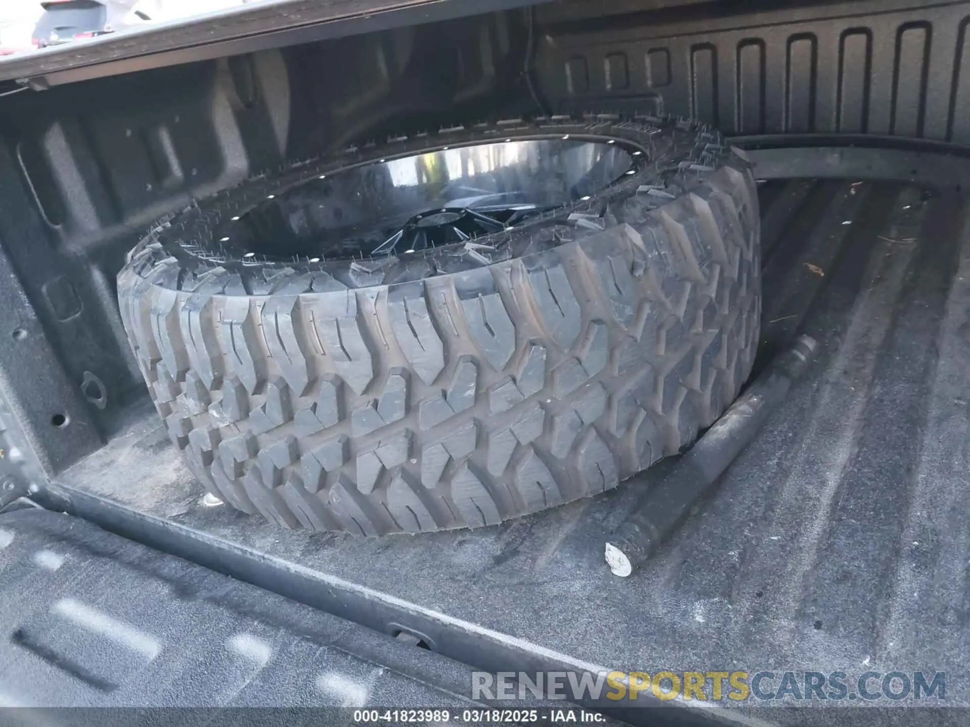 12 Photograph of a damaged car 1FTEW1C4XKKE39092 FORD F-150 2019