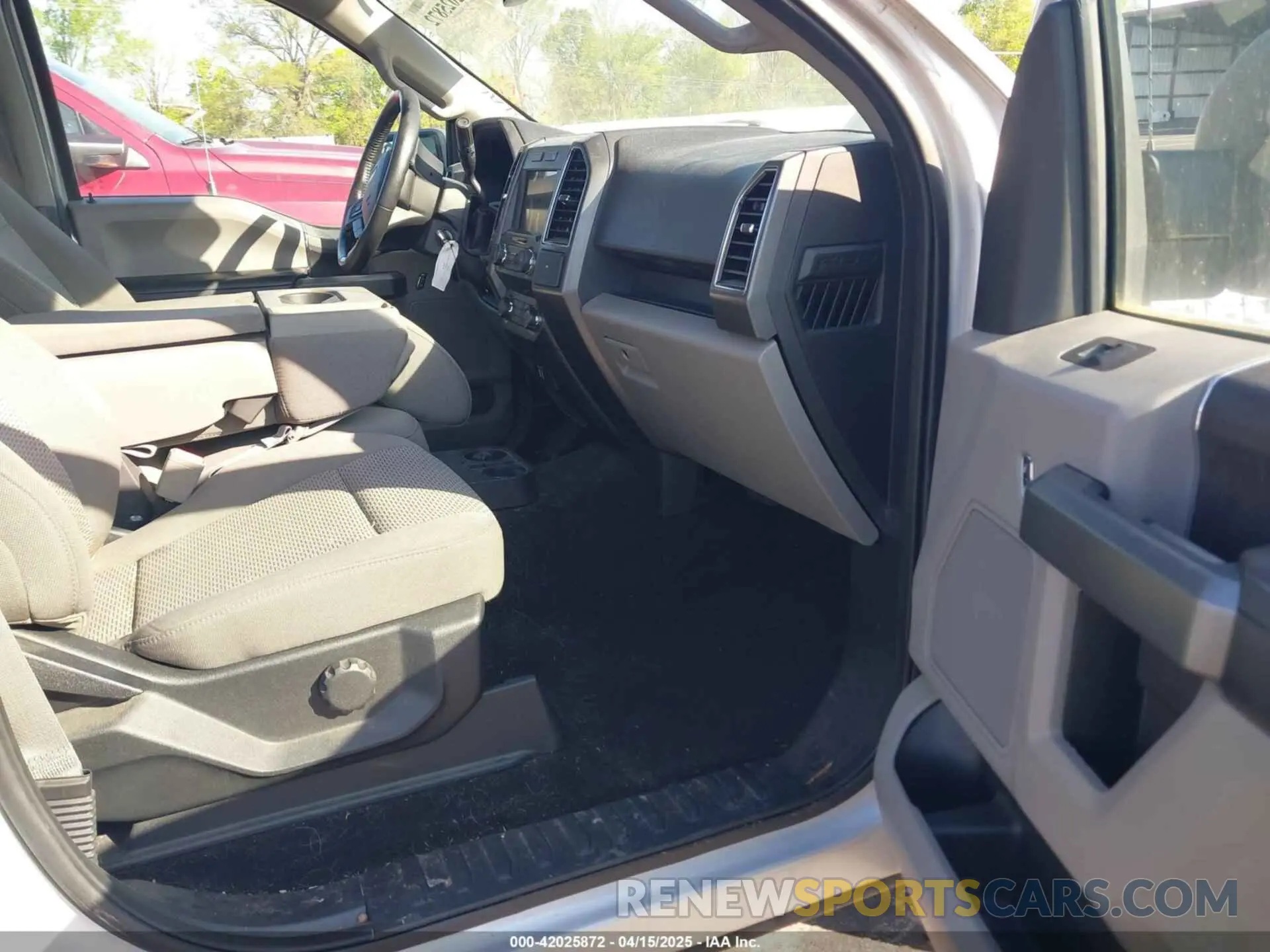 5 Photograph of a damaged car 1FTEW1C54KKC55212 FORD F-150 2019