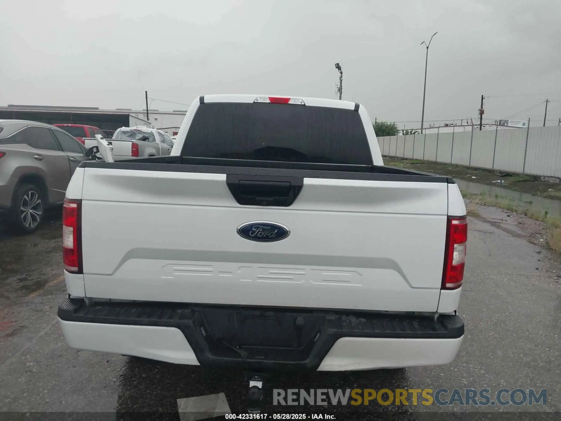 17 Photograph of a damaged car 1FTEW1C57KKD95982 FORD F-150 2019