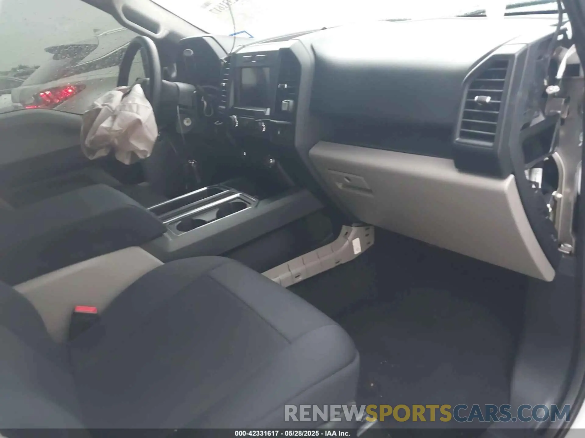 5 Photograph of a damaged car 1FTEW1C57KKD95982 FORD F-150 2019