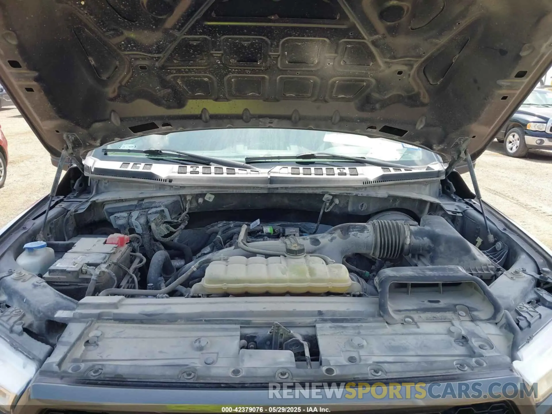 10 Photograph of a damaged car 1FTEW1CP2KKE59640 FORD F-150 2019
