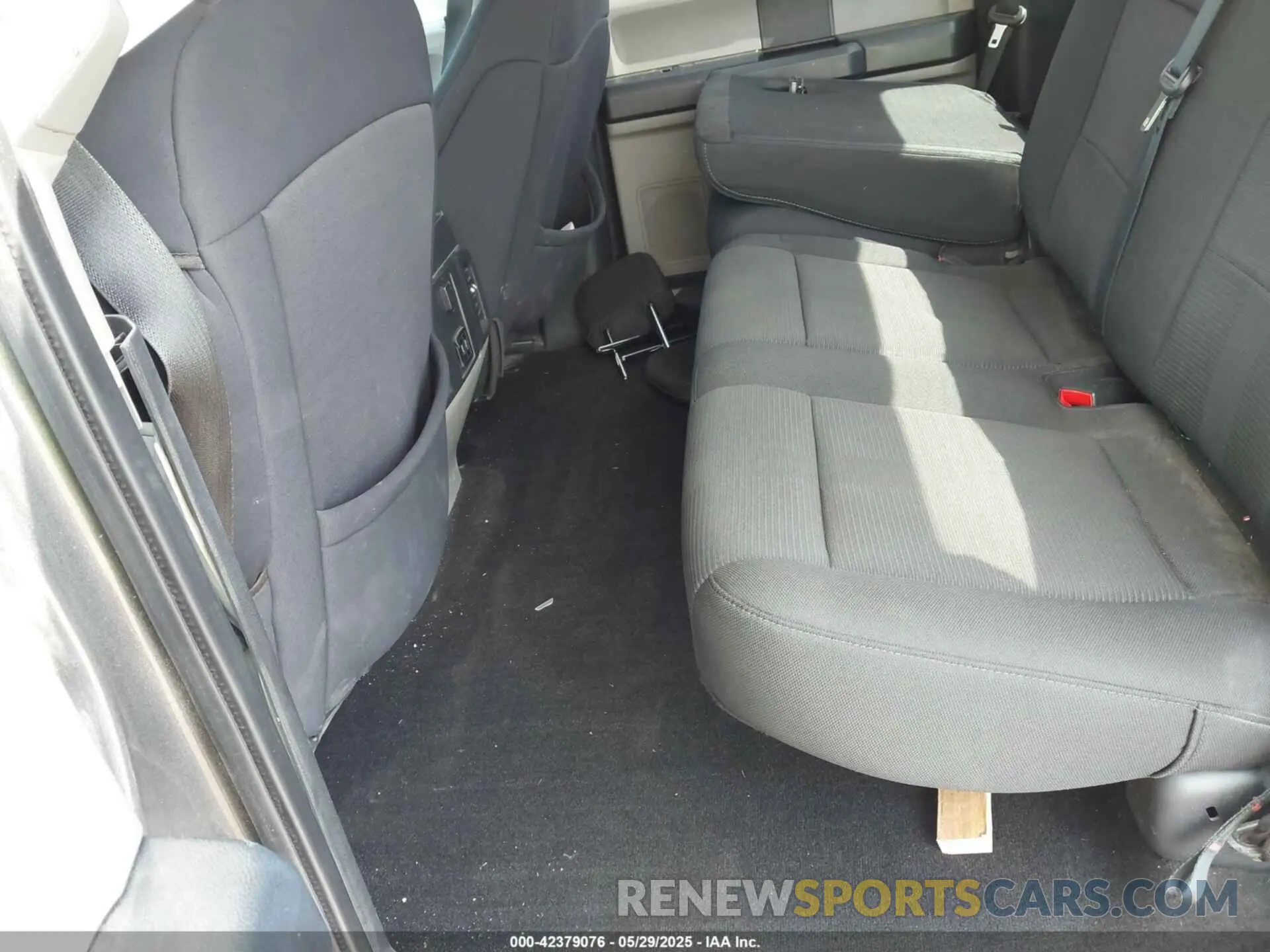 8 Photograph of a damaged car 1FTEW1CP2KKE59640 FORD F-150 2019