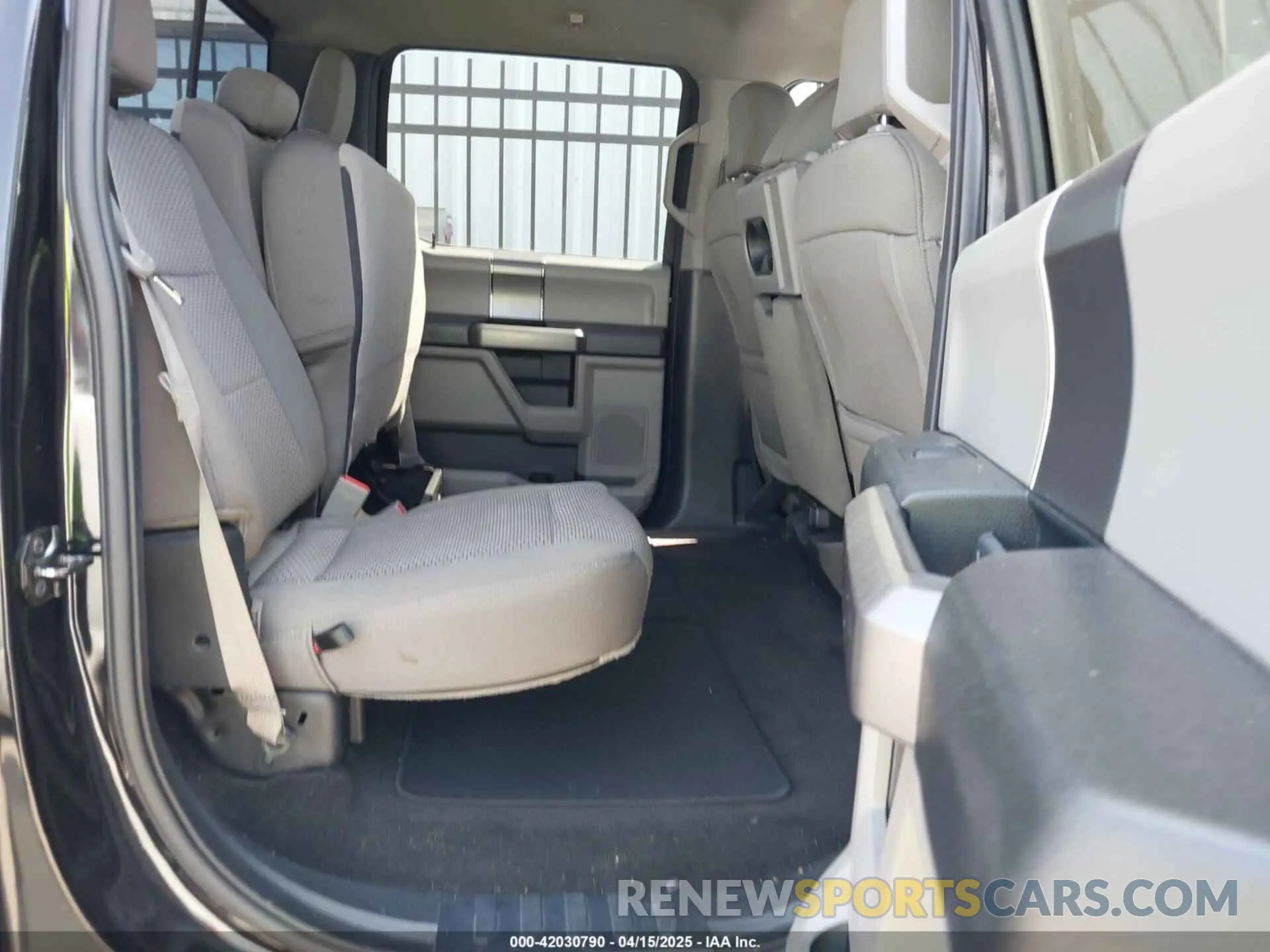 8 Photograph of a damaged car 1FTEW1CP3KKF31901 FORD F-150 2019