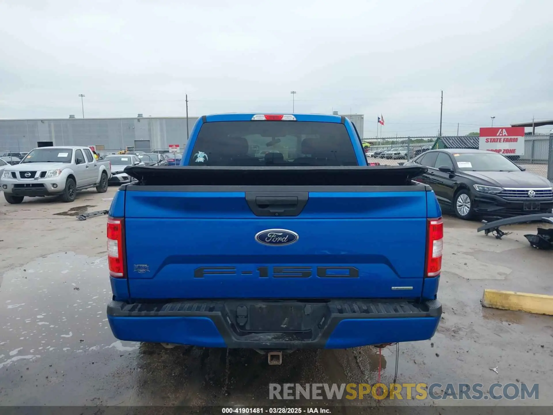 17 Photograph of a damaged car 1FTEW1CP4KKD88411 FORD F-150 2019