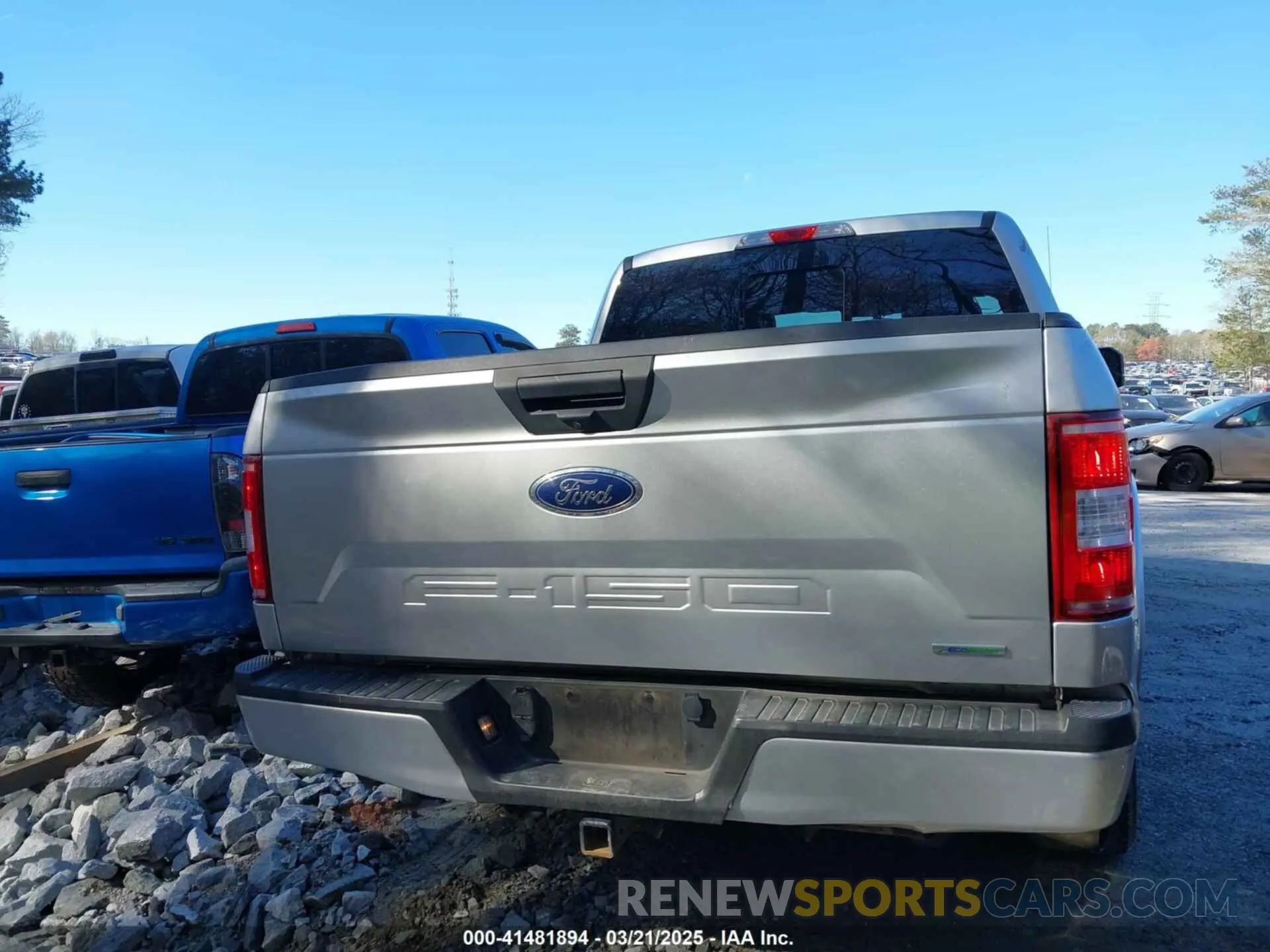 17 Photograph of a damaged car 1FTEW1CP5KFA84724 FORD F-150 2019