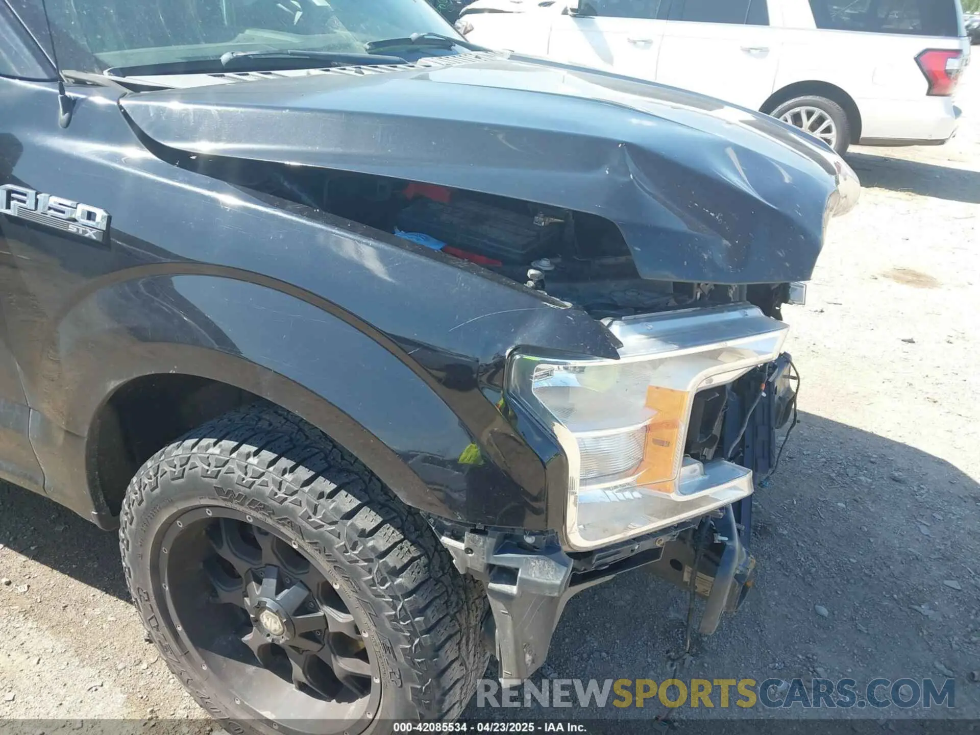 22 Photograph of a damaged car 1FTEW1CP5KKD12325 FORD F-150 2019