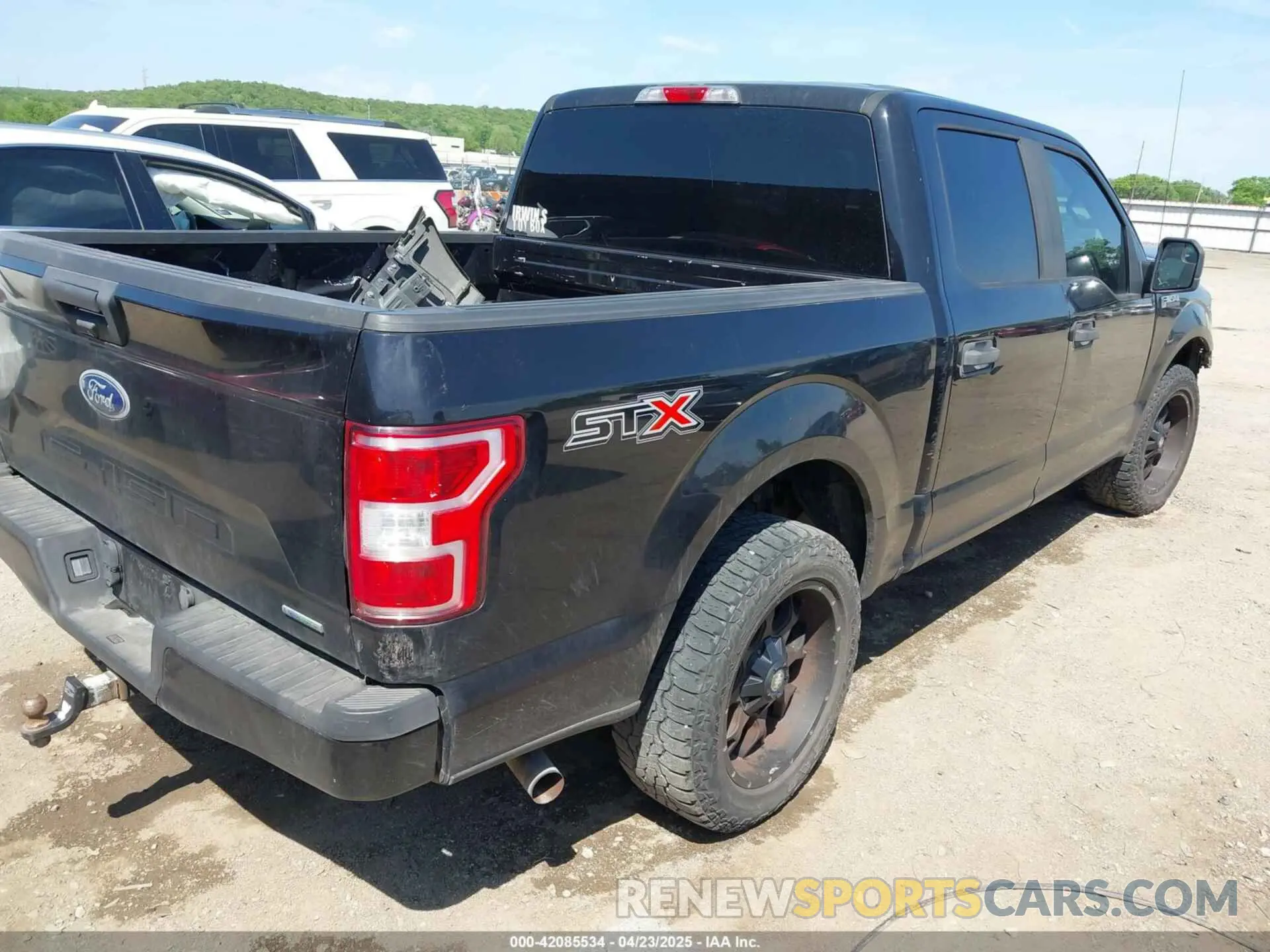 4 Photograph of a damaged car 1FTEW1CP5KKD12325 FORD F-150 2019