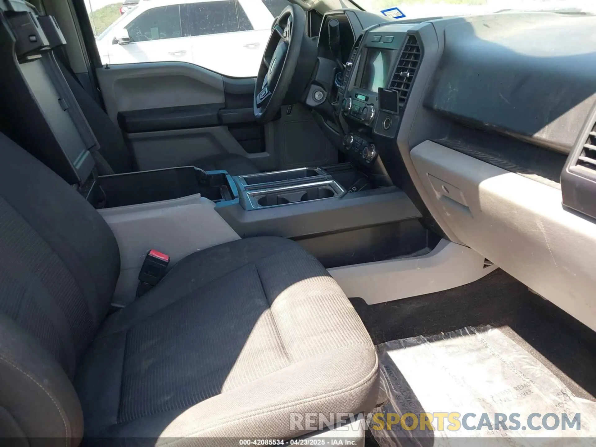 5 Photograph of a damaged car 1FTEW1CP5KKD12325 FORD F-150 2019