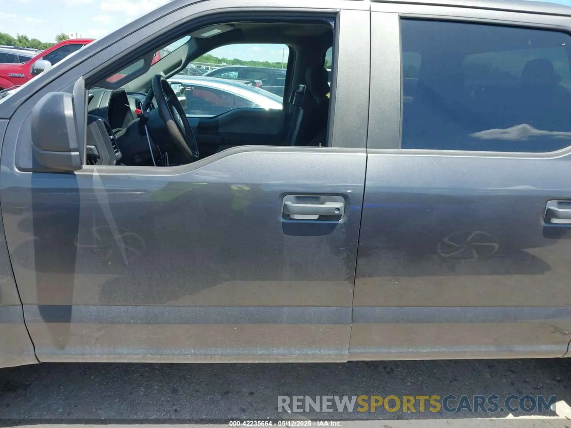14 Photograph of a damaged car 1FTEW1CP7KKE04696 FORD F-150 2019