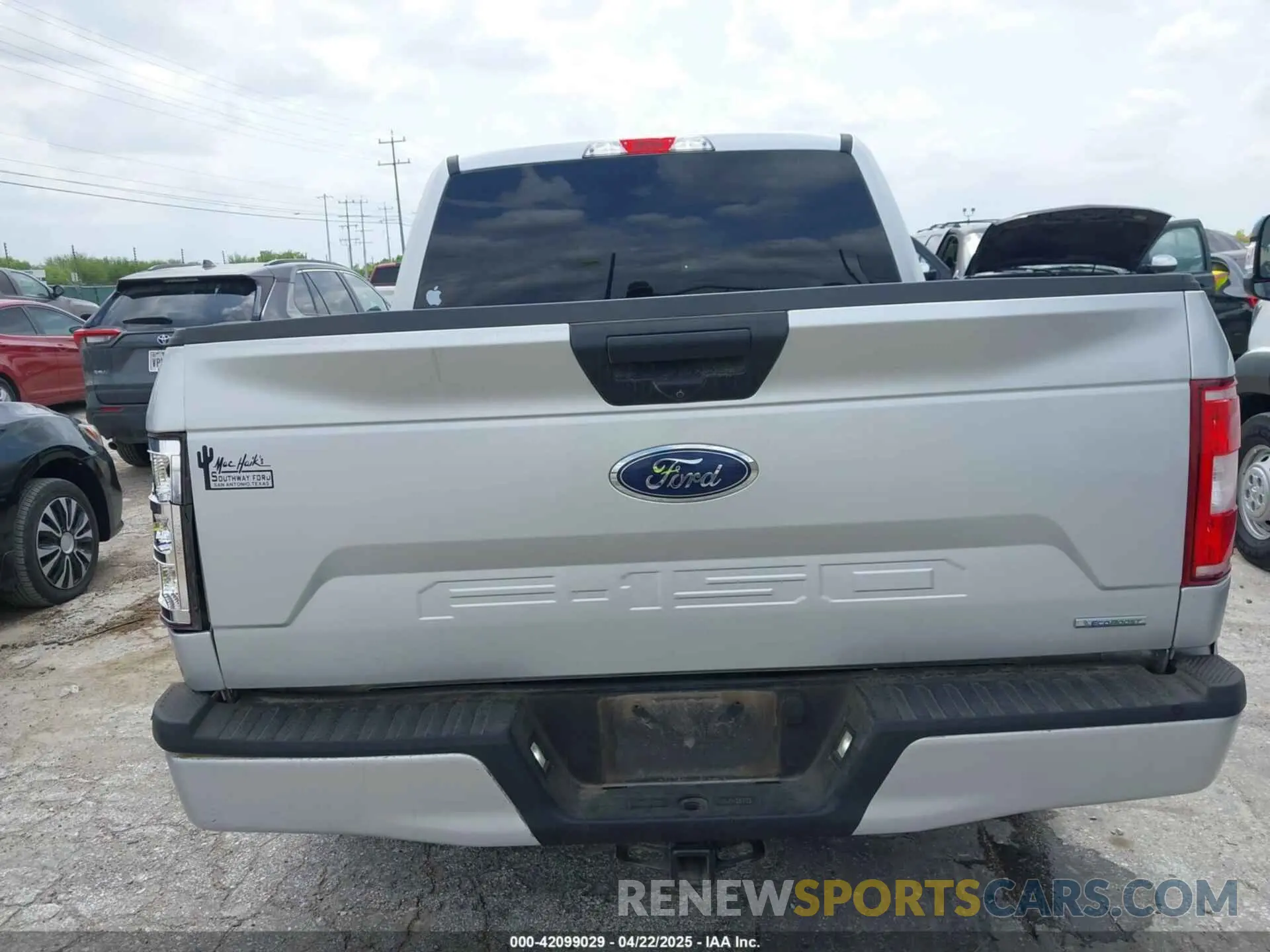 16 Photograph of a damaged car 1FTEW1CPXKKC96722 FORD F-150 2019