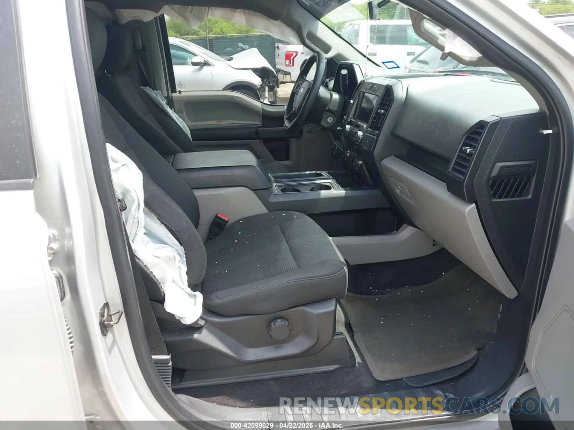 5 Photograph of a damaged car 1FTEW1CPXKKC96722 FORD F-150 2019