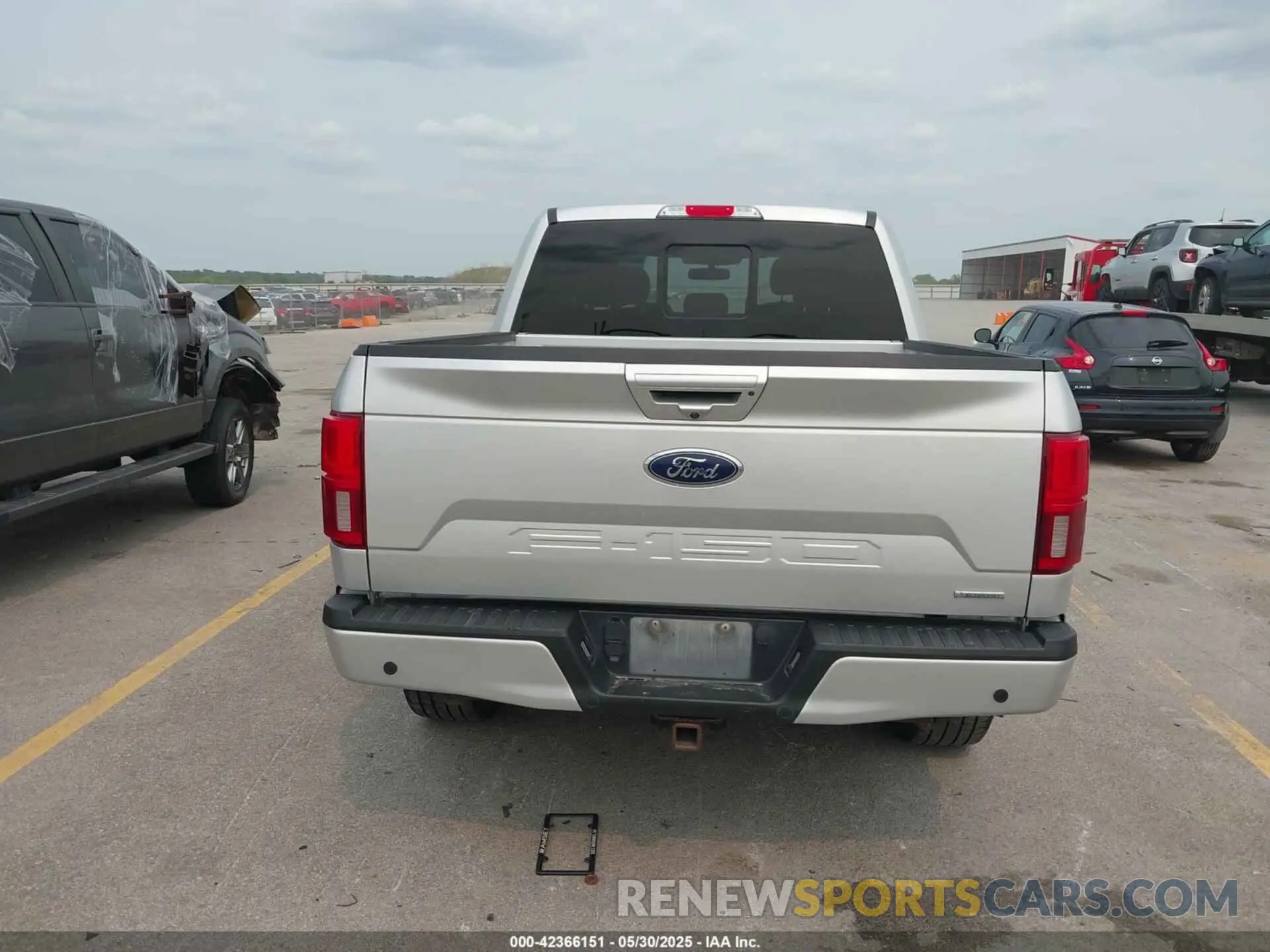 17 Photograph of a damaged car 1FTEW1E40KKE21990 FORD F-150 2019