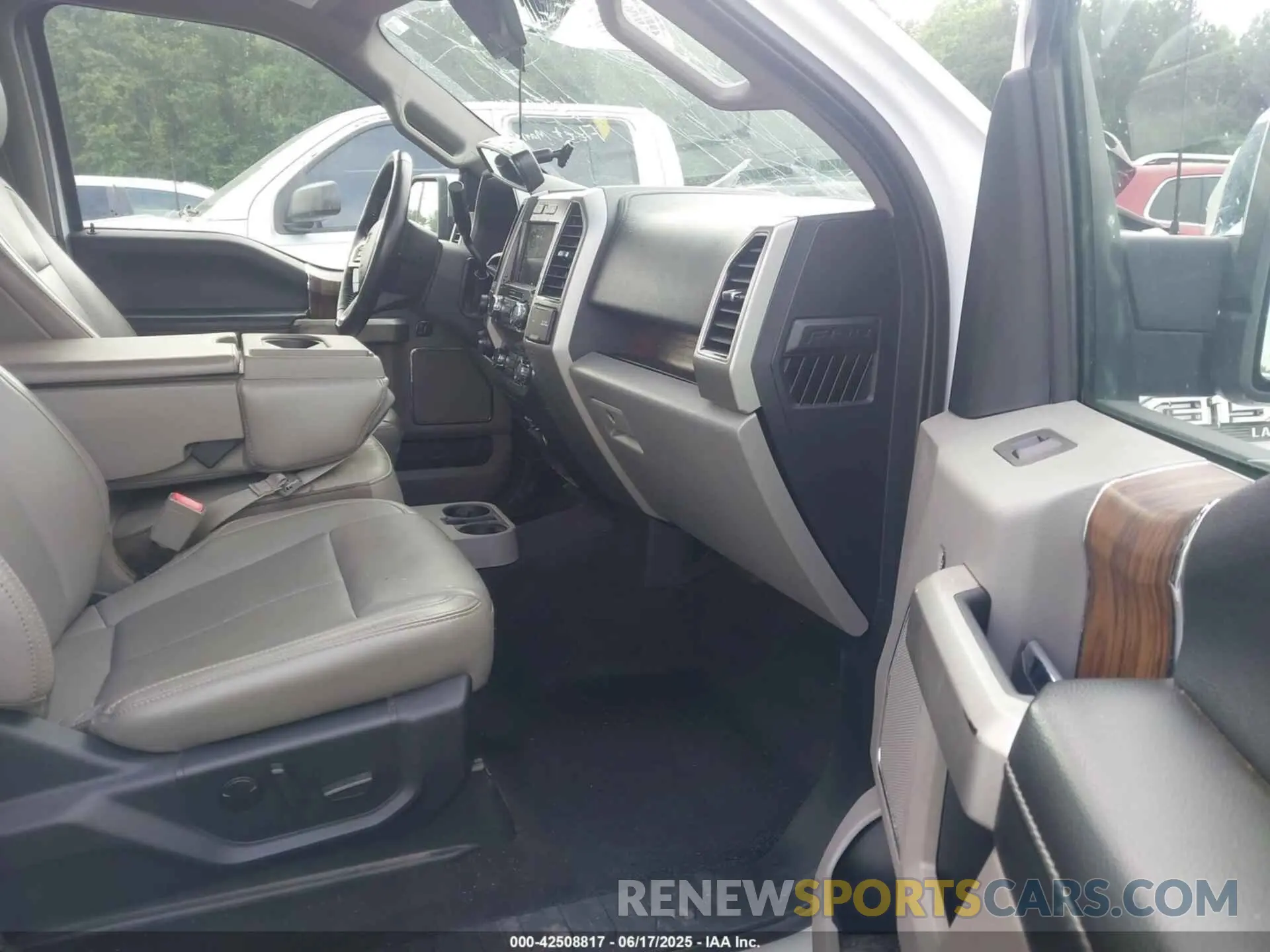 5 Photograph of a damaged car 1FTEW1E43KKE84792 FORD F-150 2019