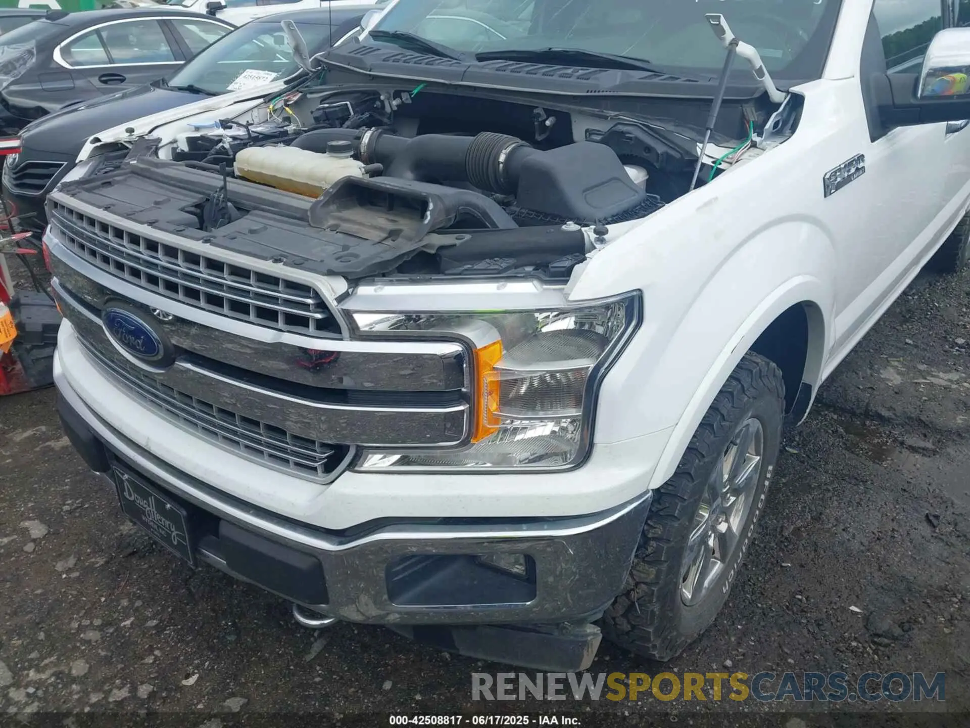 6 Photograph of a damaged car 1FTEW1E43KKE84792 FORD F-150 2019