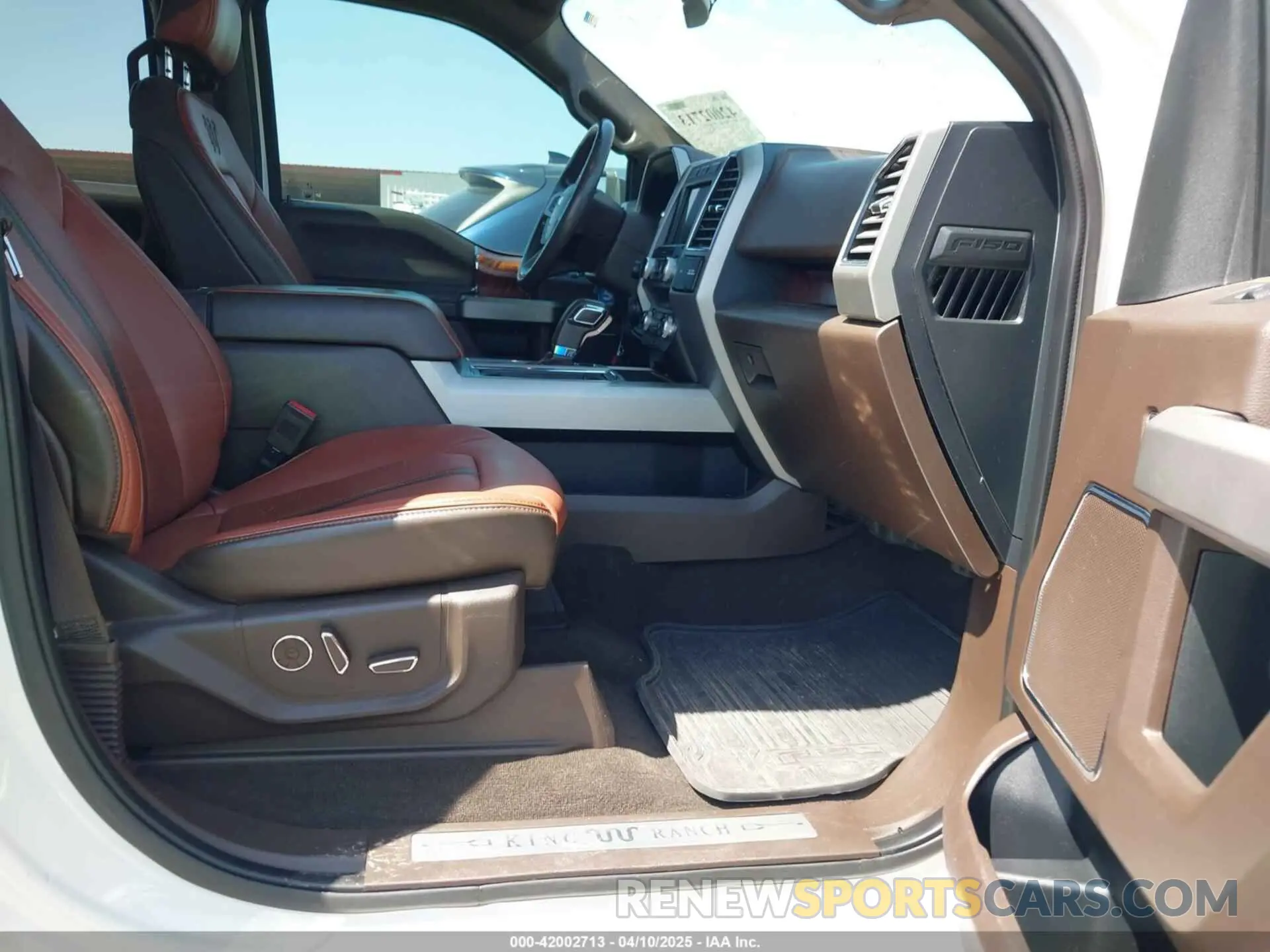 5 Photograph of a damaged car 1FTEW1E44KFD00162 FORD F-150 2019