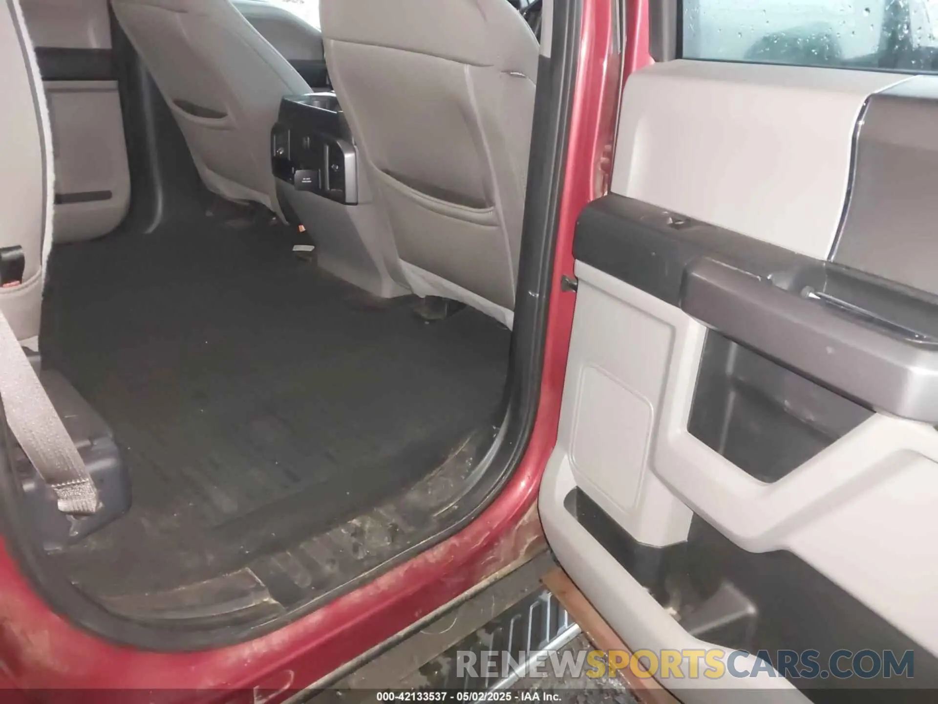 8 Photograph of a damaged car 1FTEW1E45KKC76090 FORD F-150 2019