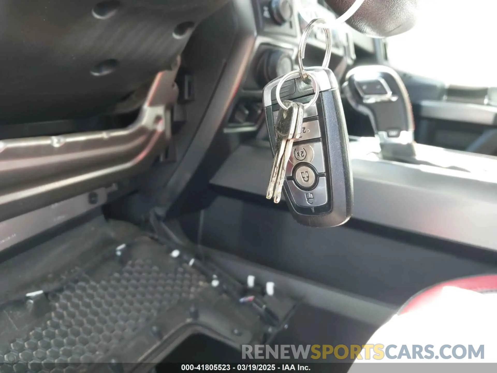 11 Photograph of a damaged car 1FTEW1E47KFC30060 FORD F-150 2019