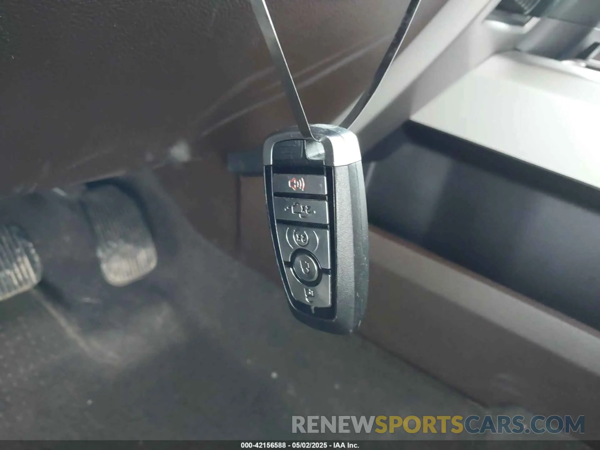 11 Photograph of a damaged car 1FTEW1E48KFA44785 FORD F-150 2019