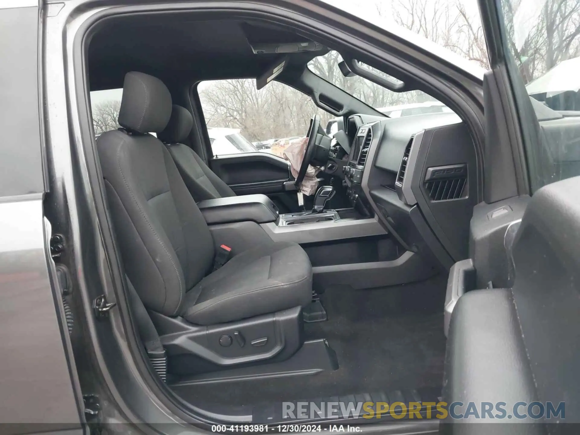 5 Photograph of a damaged car 1FTEW1E49KFB29702 FORD F-150 2019