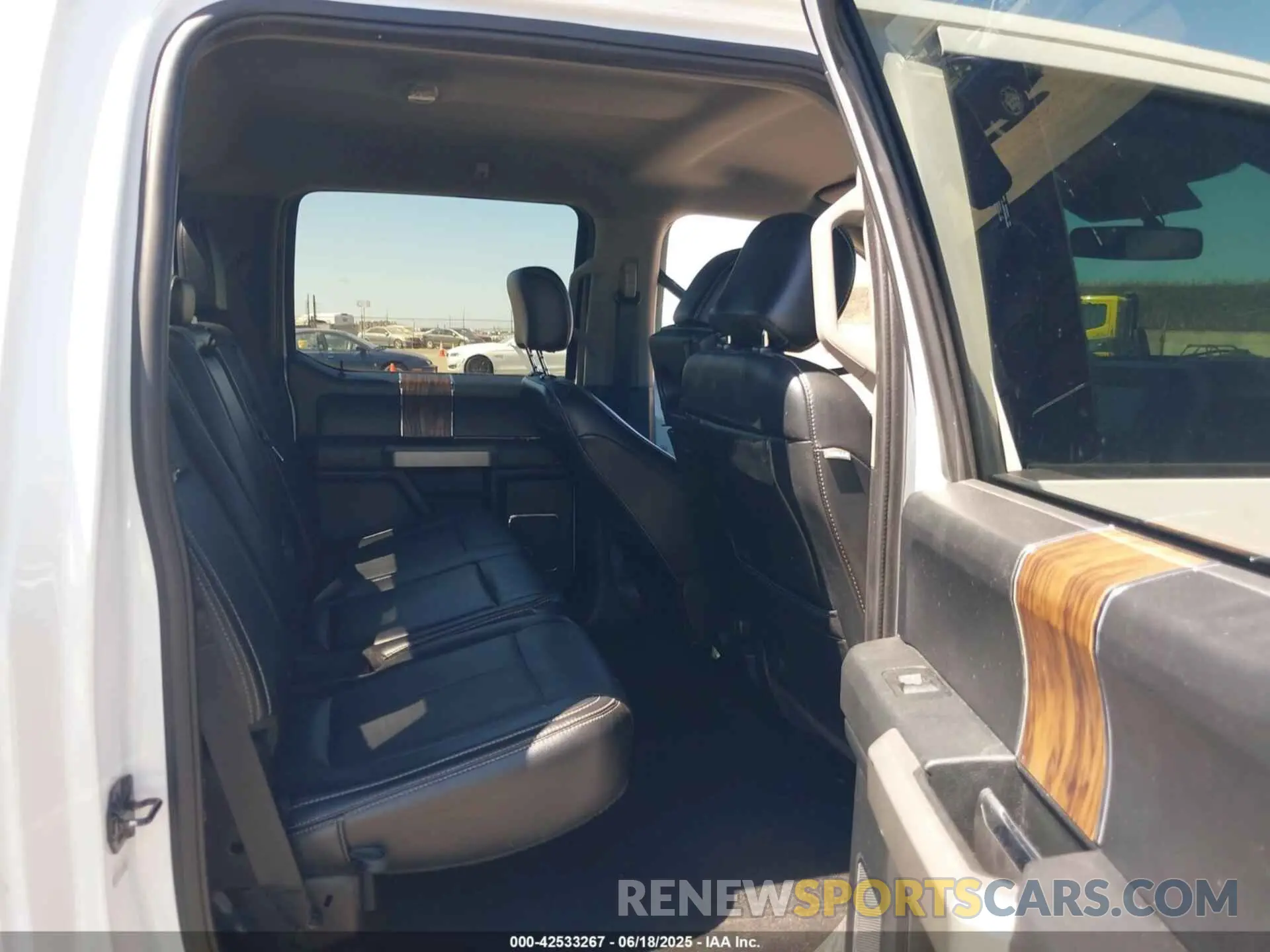 8 Photograph of a damaged car 1FTEW1E49KKC98884 FORD F-150 2019