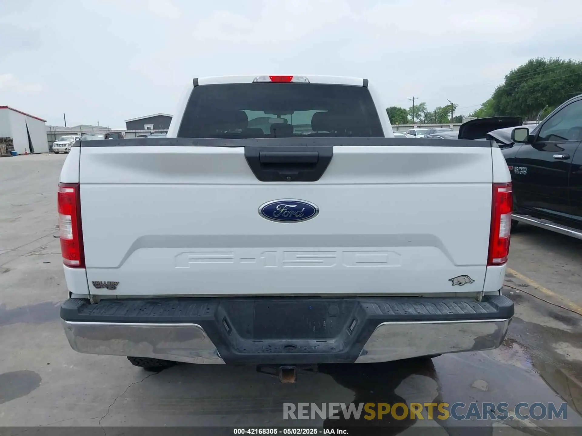 17 Photograph of a damaged car 1FTEW1E54KFA20525 FORD F-150 2019